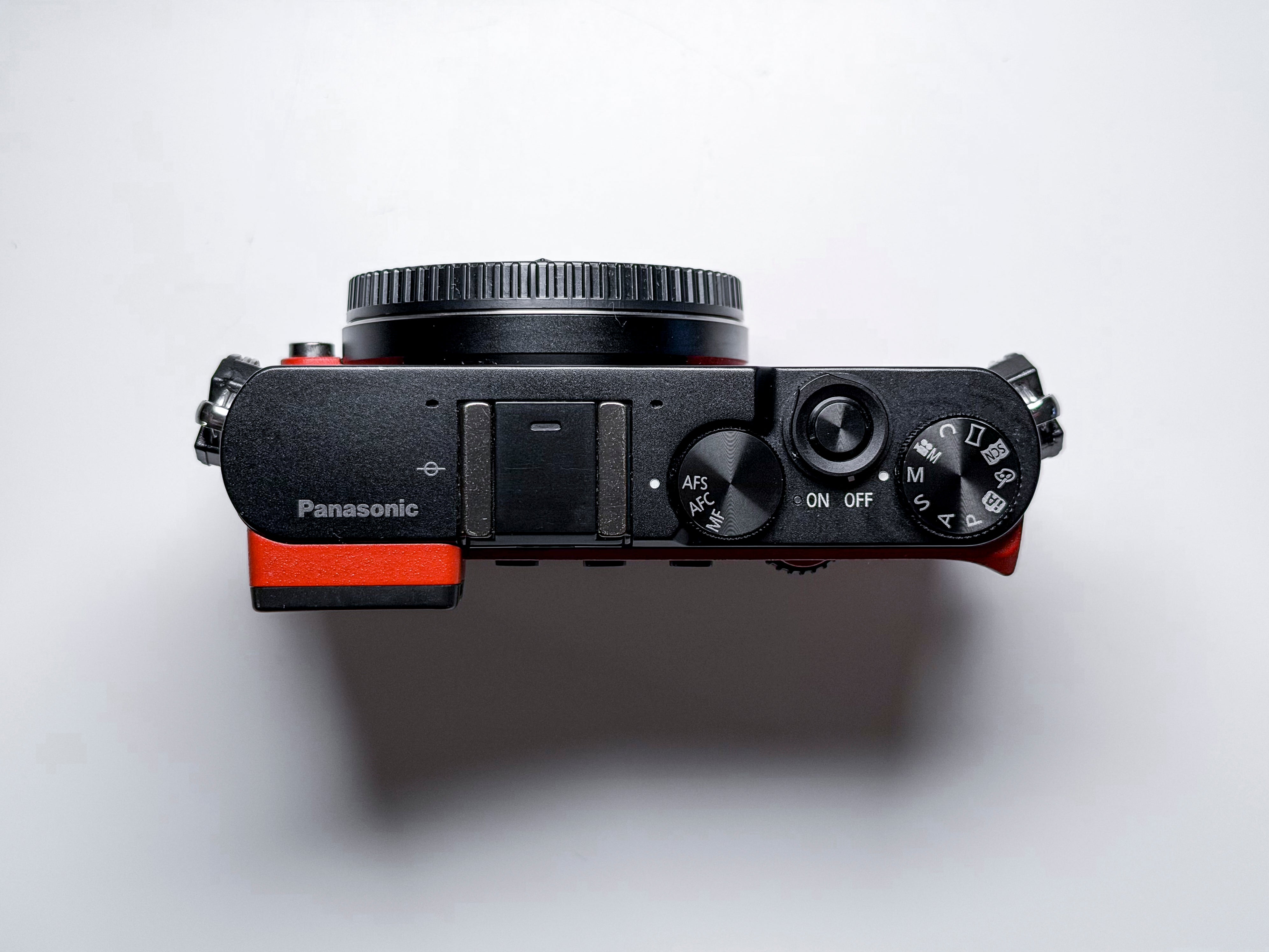 Panasonic Lumix GM5 M43 Sensor - 1 Year Warranty, Mint 1300 Shots GM 5
