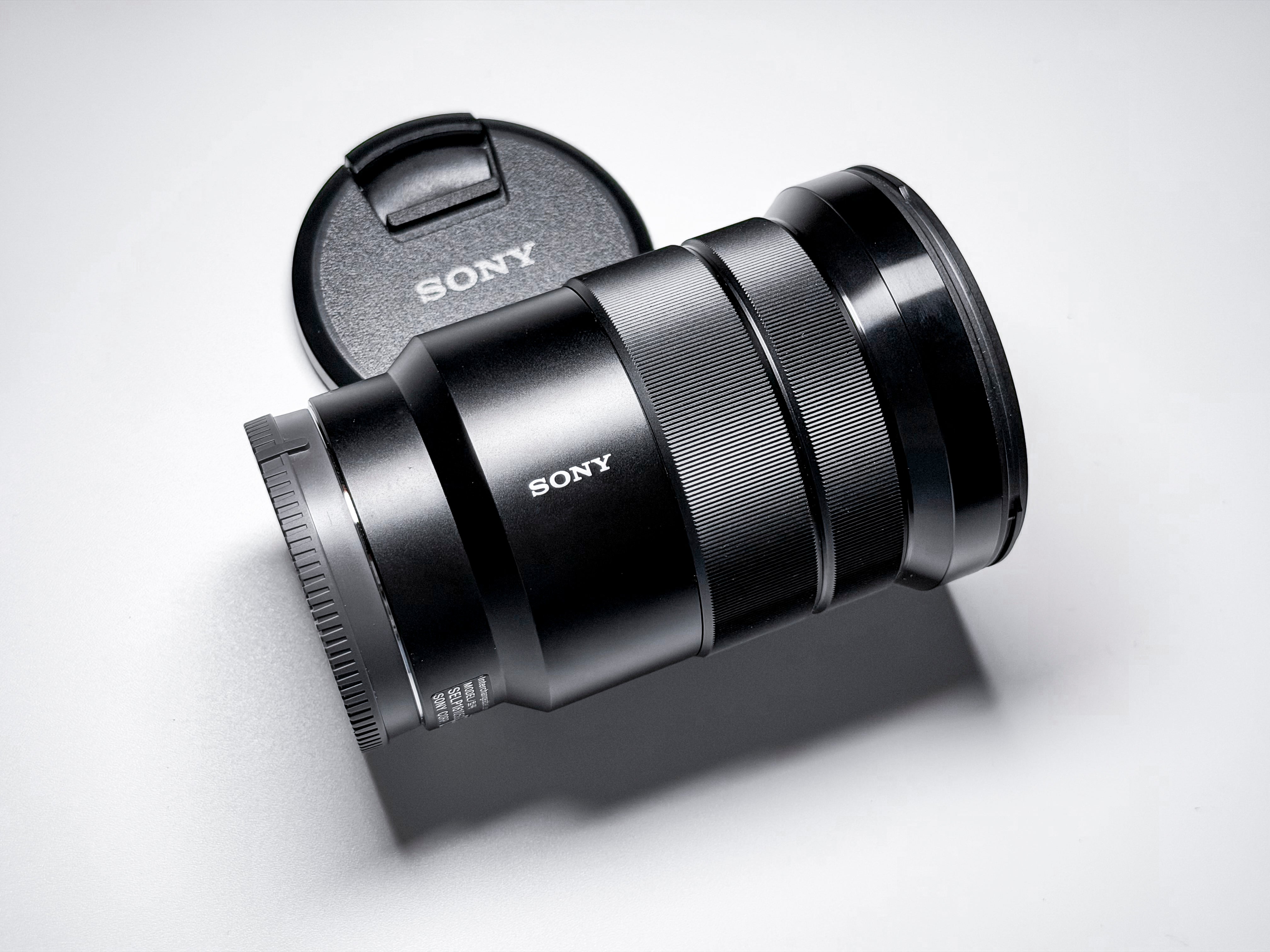 Sony 18-105mm f/4 G OSS Lens - 1 Year Warranty Mint Condition