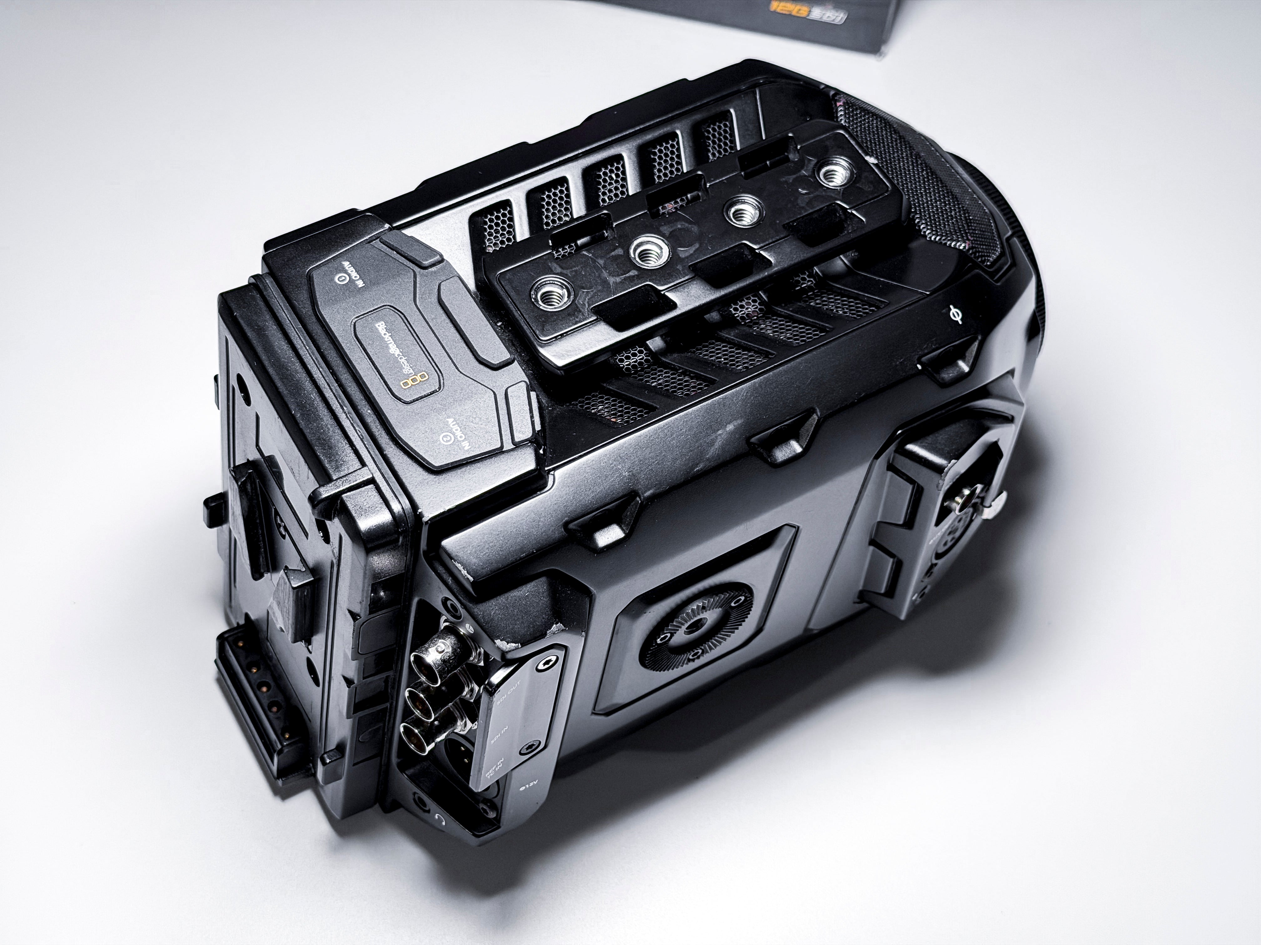 Blackmagic Design Ursa Mini 4K Canon EF Mount - Working, Read