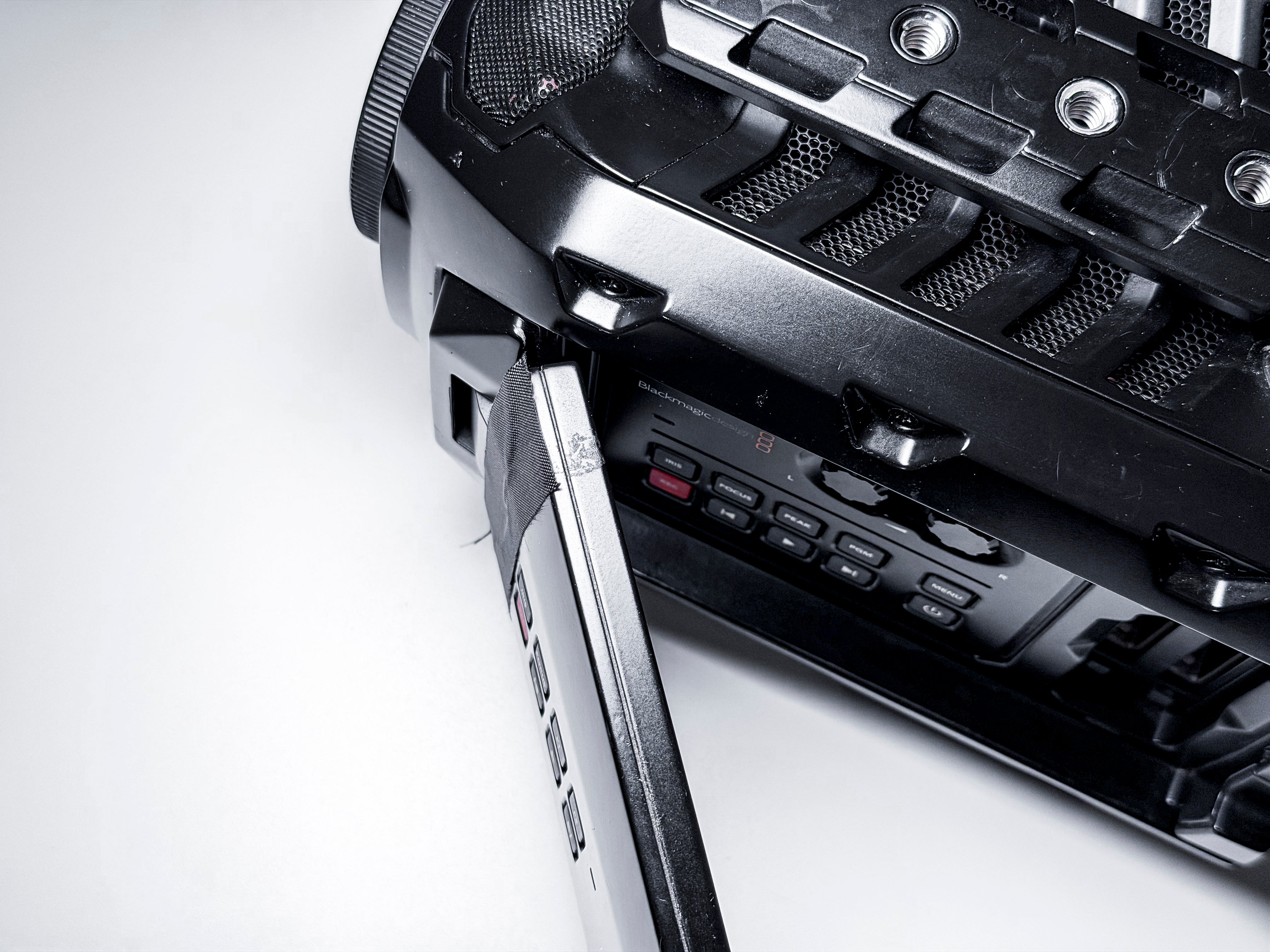 Blackmagic Design Ursa Mini 4K Canon EF Mount - Working, Read