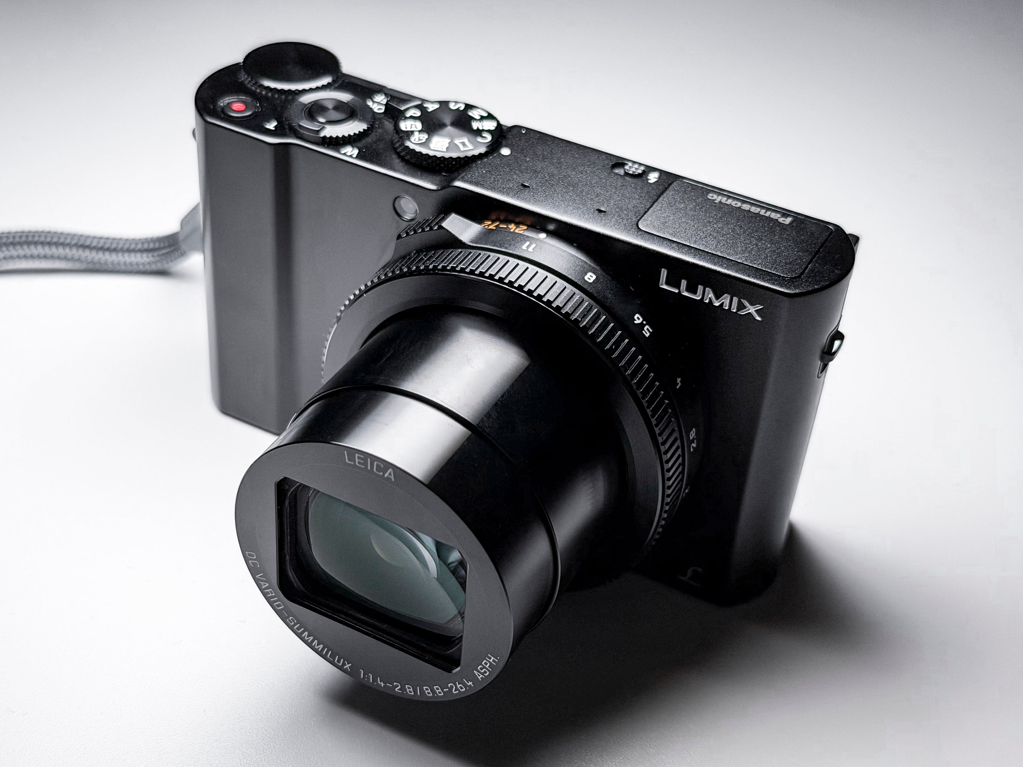 Panasonic Lumix LX15 LX10 with Leica Summilux 4K - Warranty, Excellent Condition