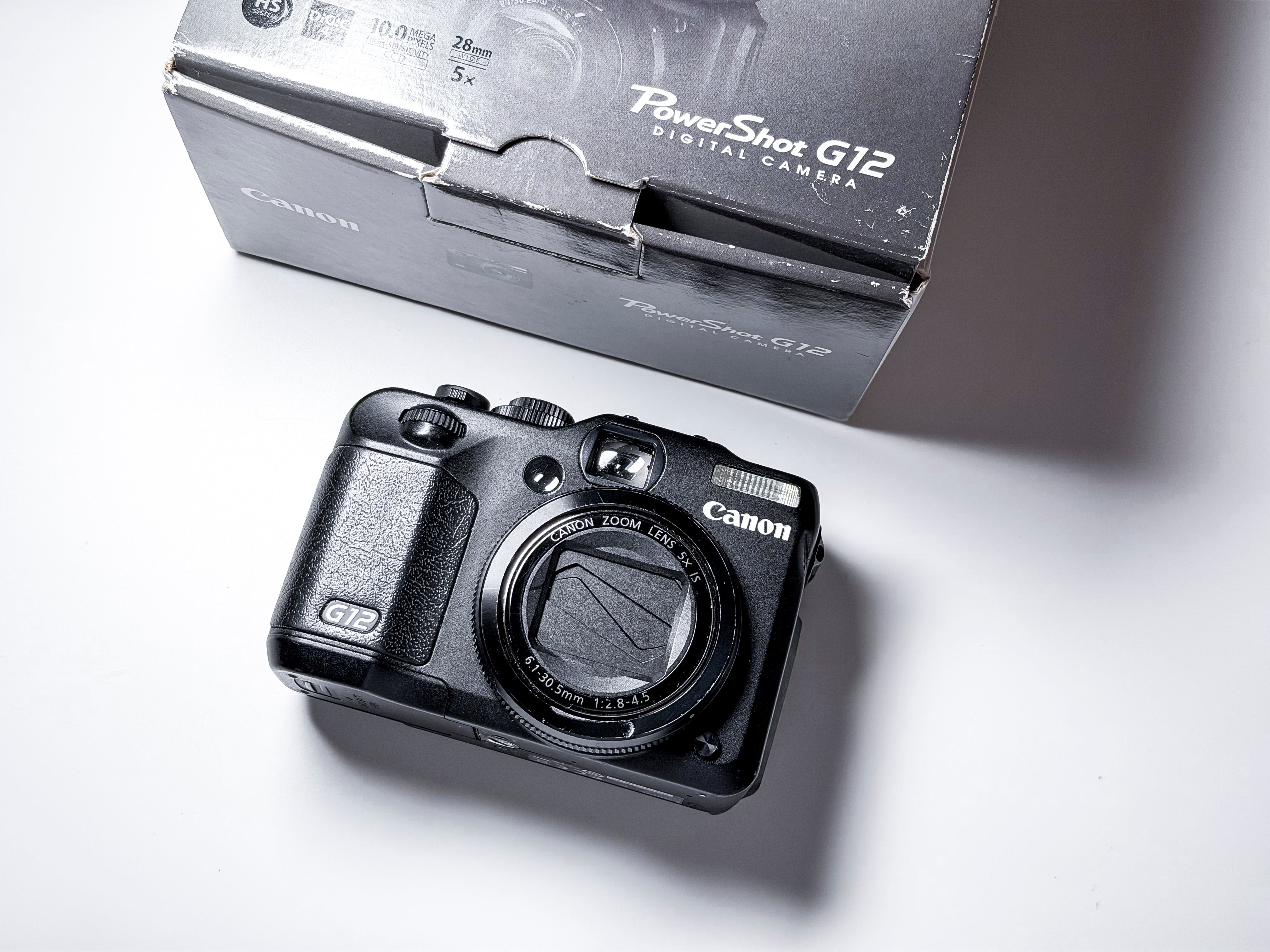 Canon G12 Powershot CCD + Waterproof Case - Excellent 1 Year Warranty