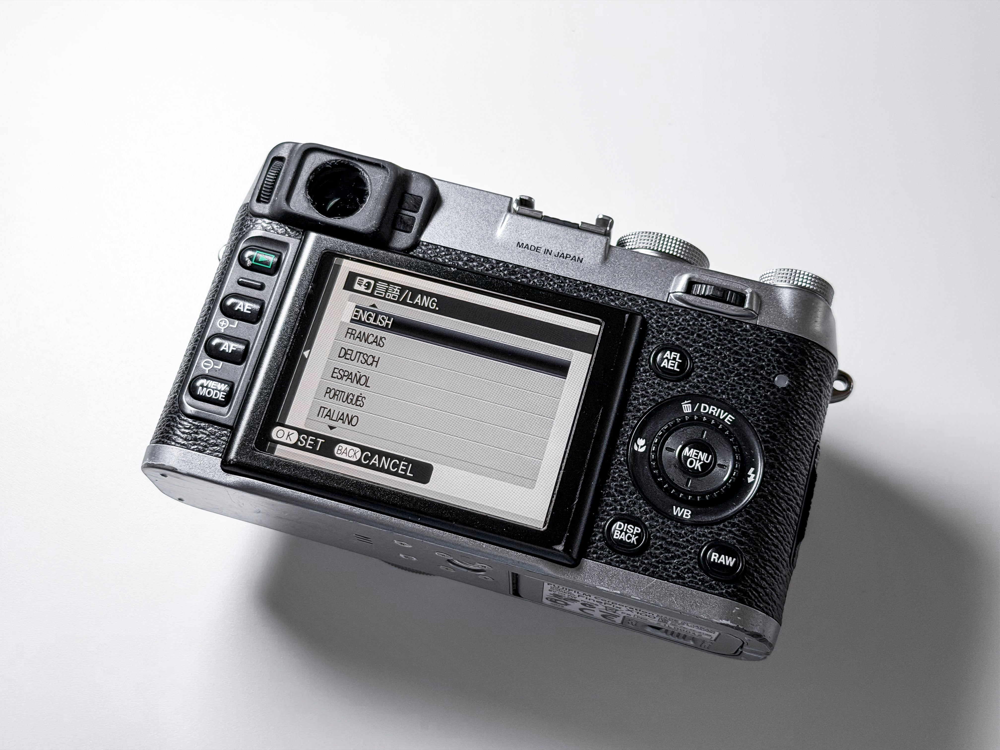 Fujifilm X100 APS-C Fuji 23mm f/2.0 - 1 Year Warranty, Perfectly Working
