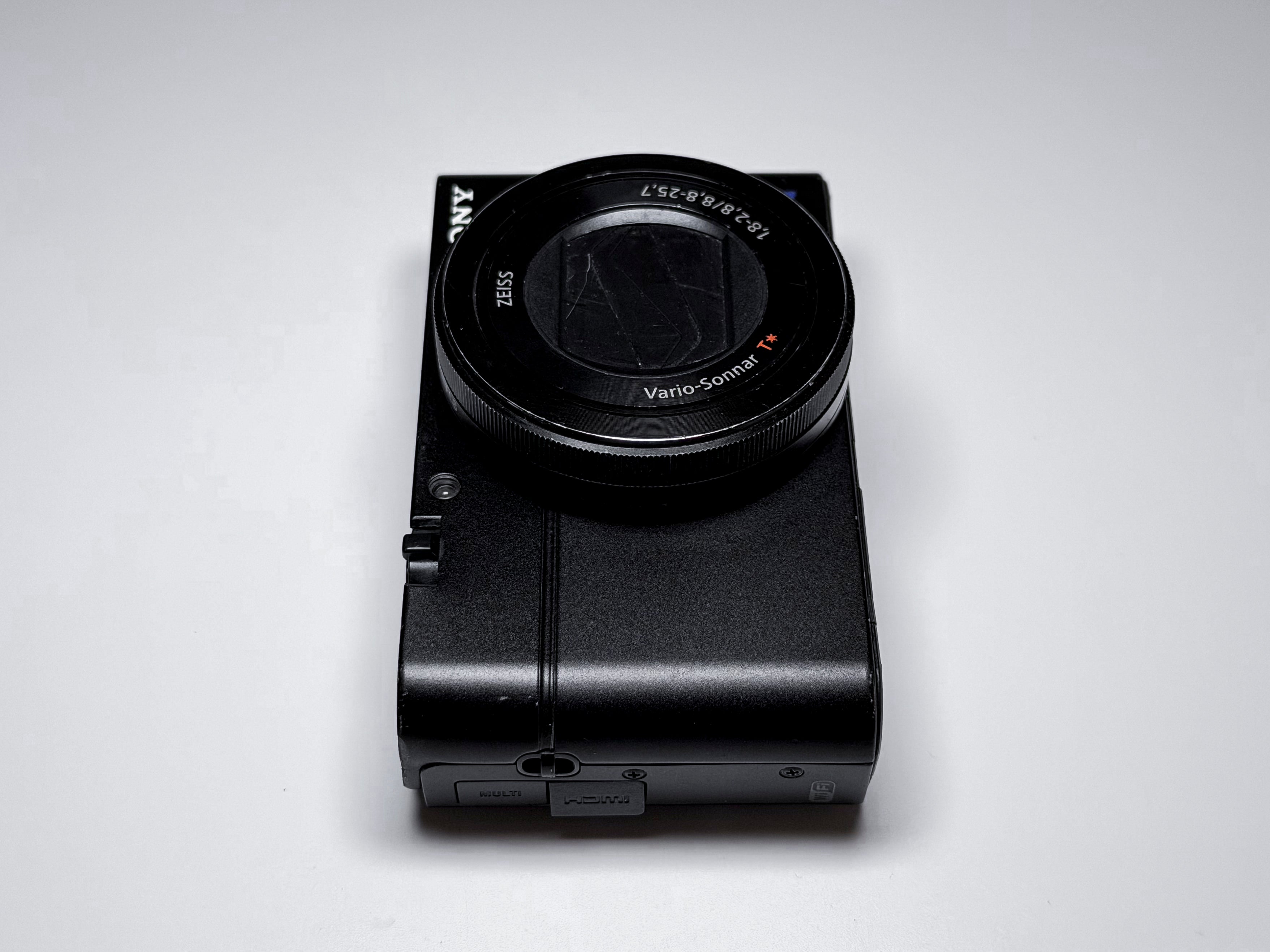 Sony RX100 III Mark 3 Cyber-shot 20,1 Mpx - Perfectly Working, Cracked glass