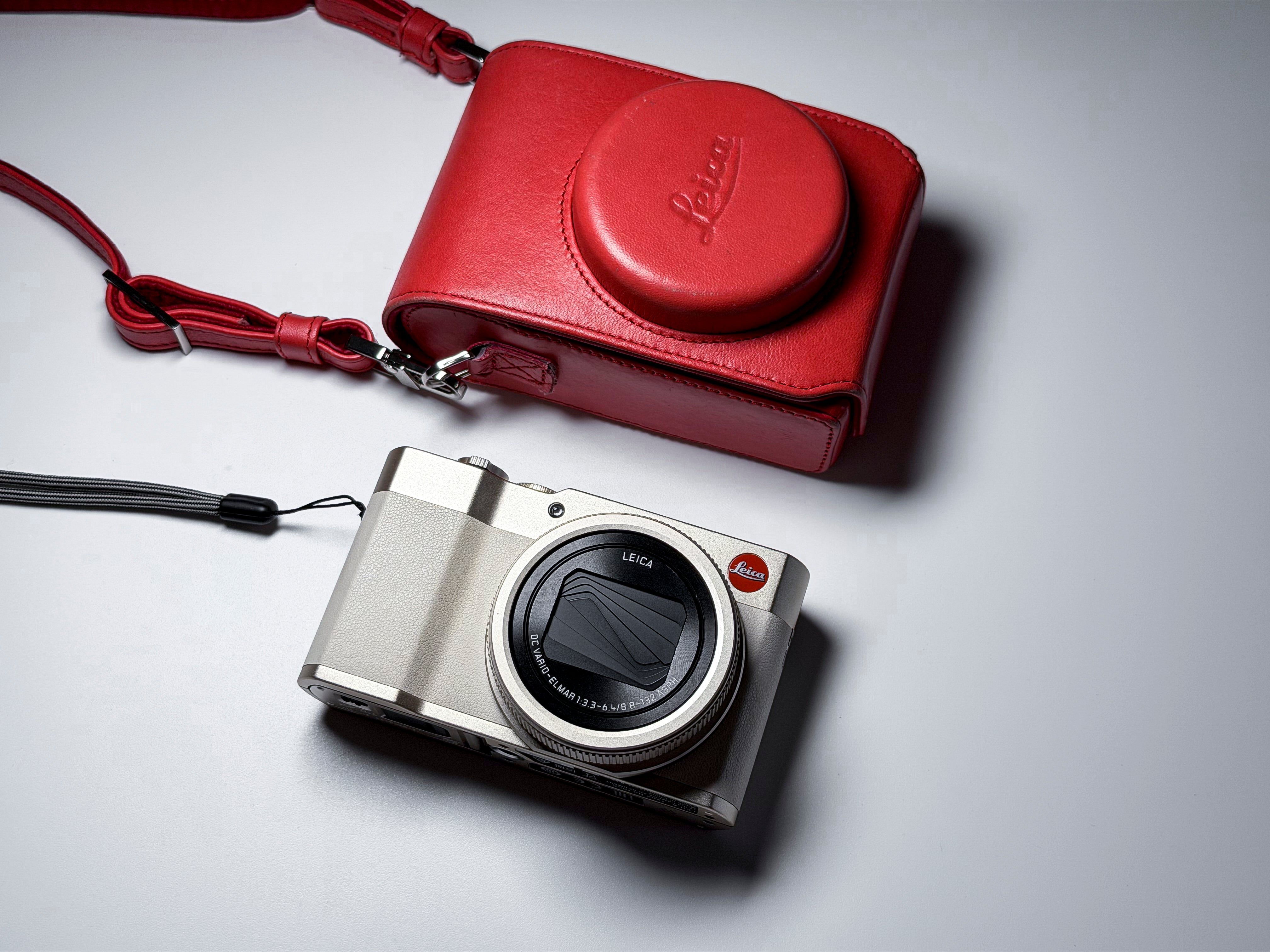 Leica C-Lux Typ 1546 15x Zoom 20mpx 4K with Case - 1 Year Warranty, Mint