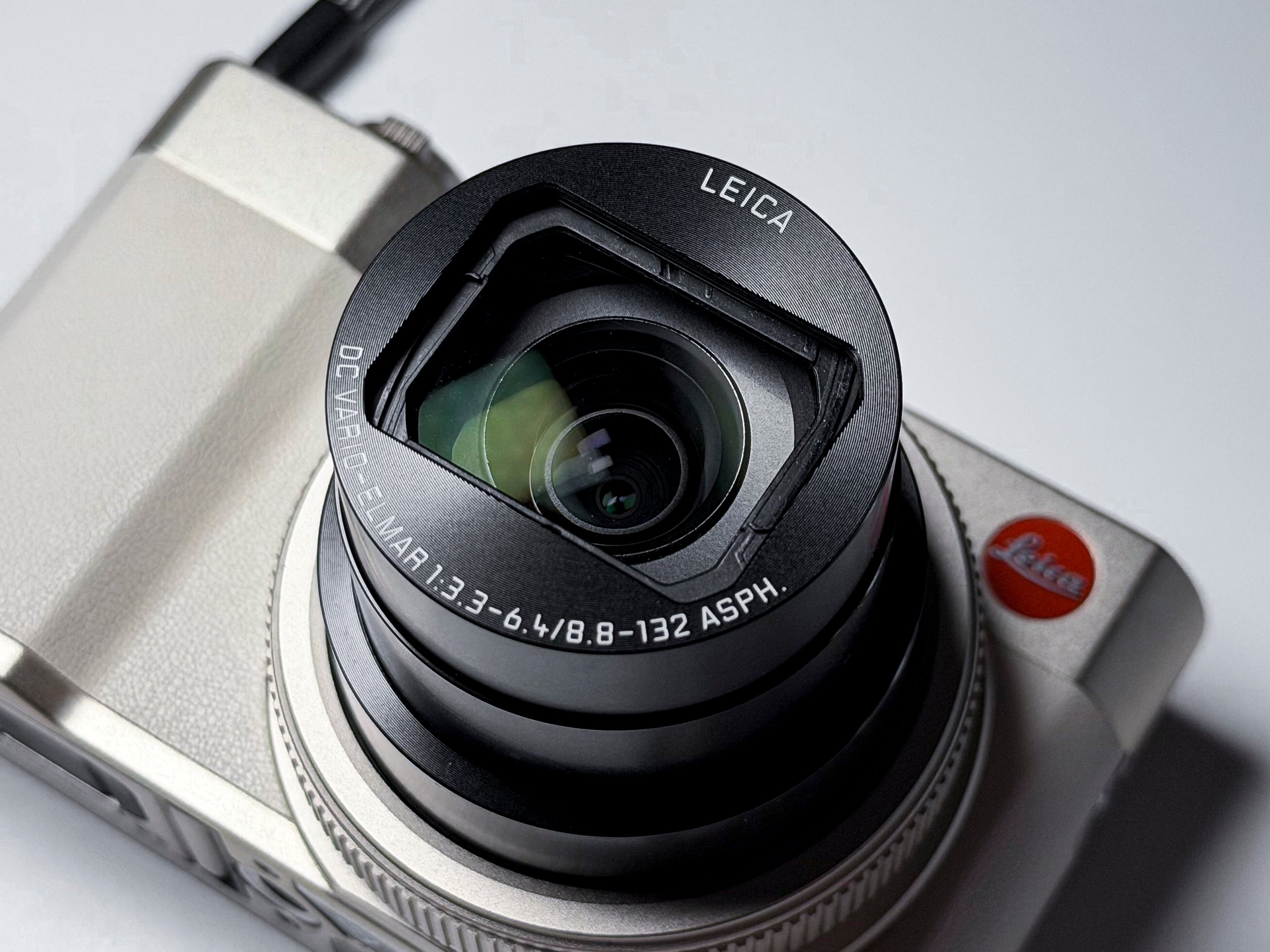 Leica C-Lux Typ 1546 15x Zoom 20mpx 4K with Case - 1 Year Warranty, Mint