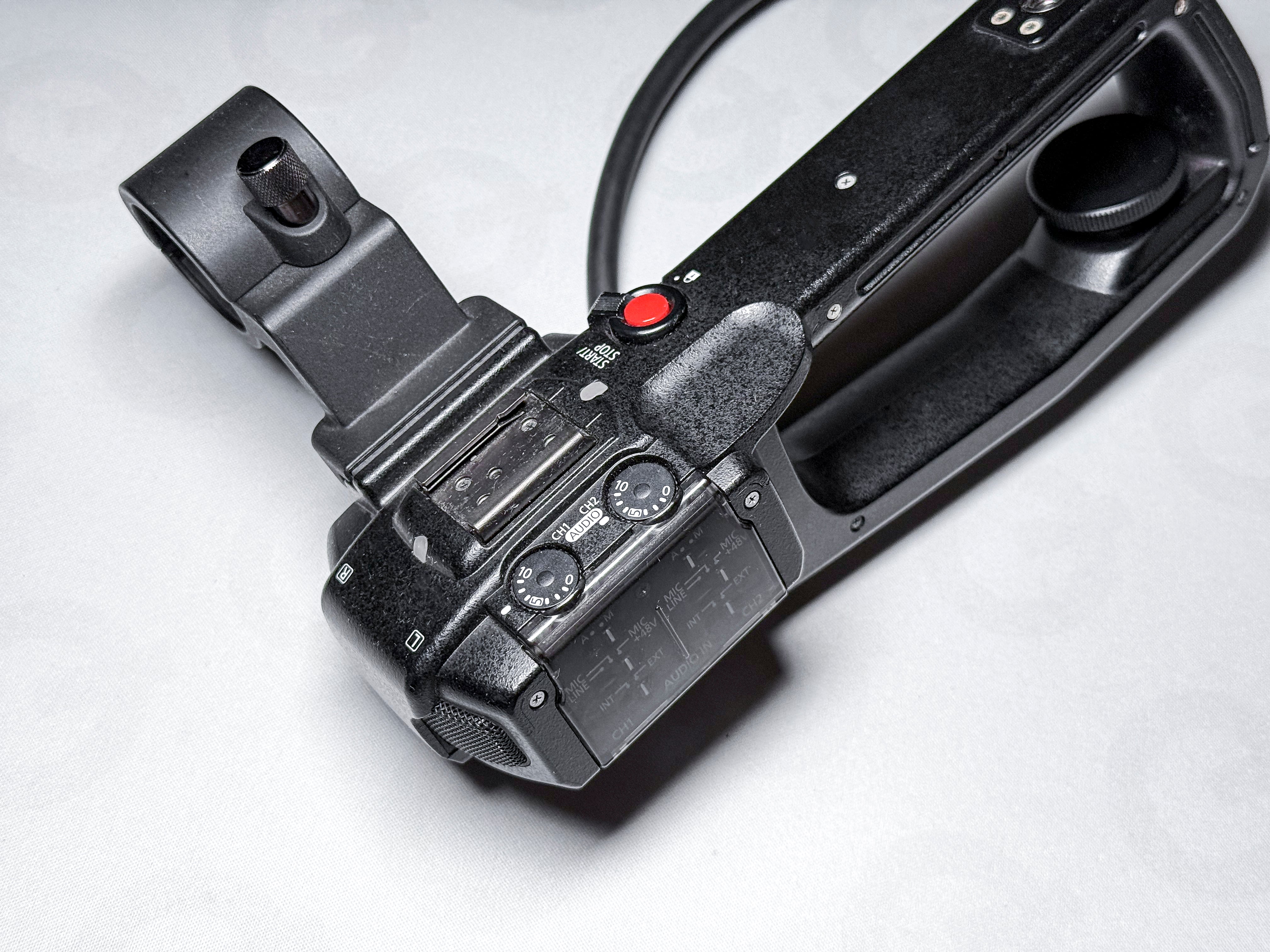 Canon EOS C100 Mark II - 440 Hours Only - Warranty, Perfectly Working