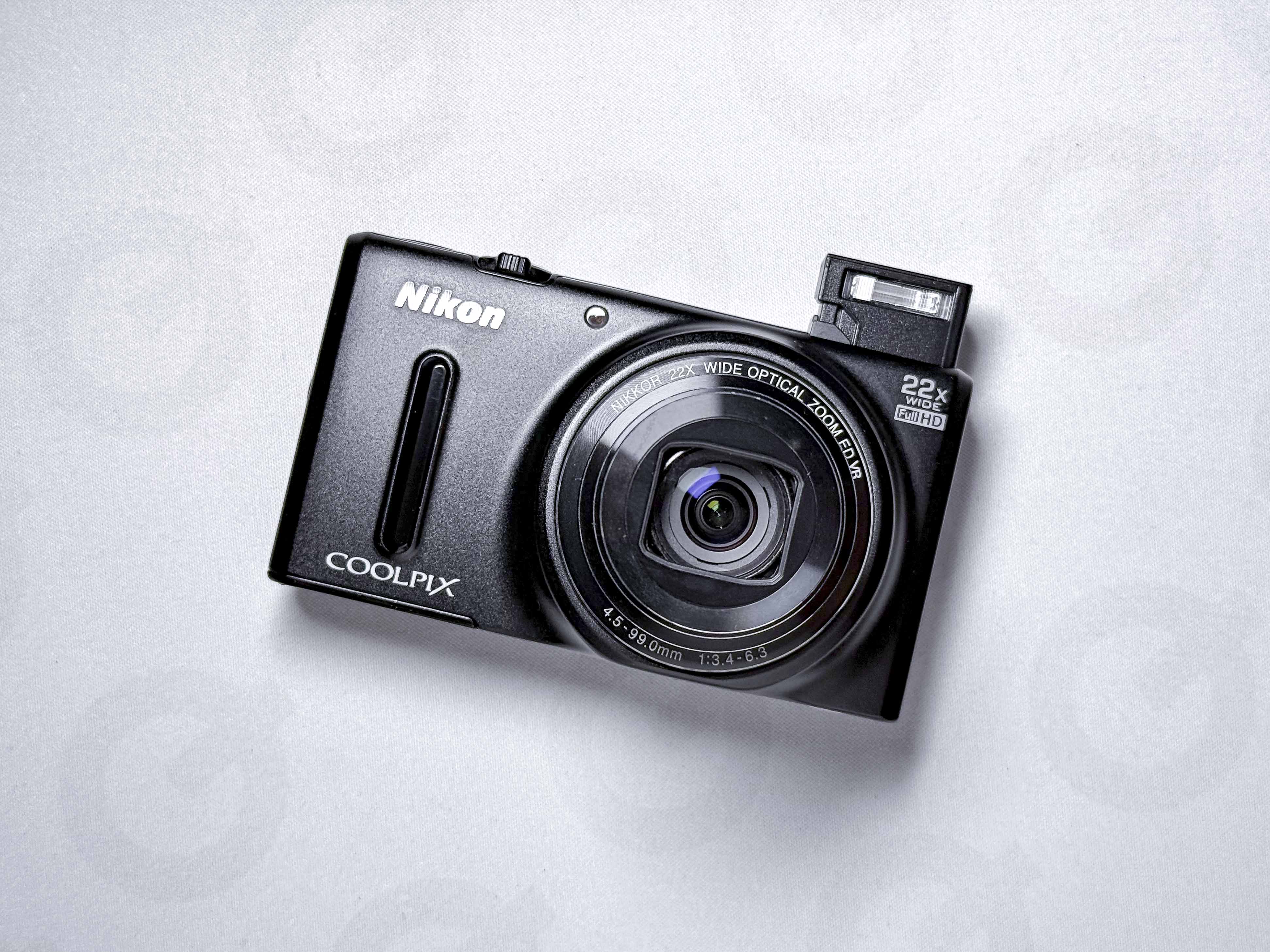 Nikon Coolpix S9600 Compact Camera 22x Zoom - Warranty, Perfectly Working