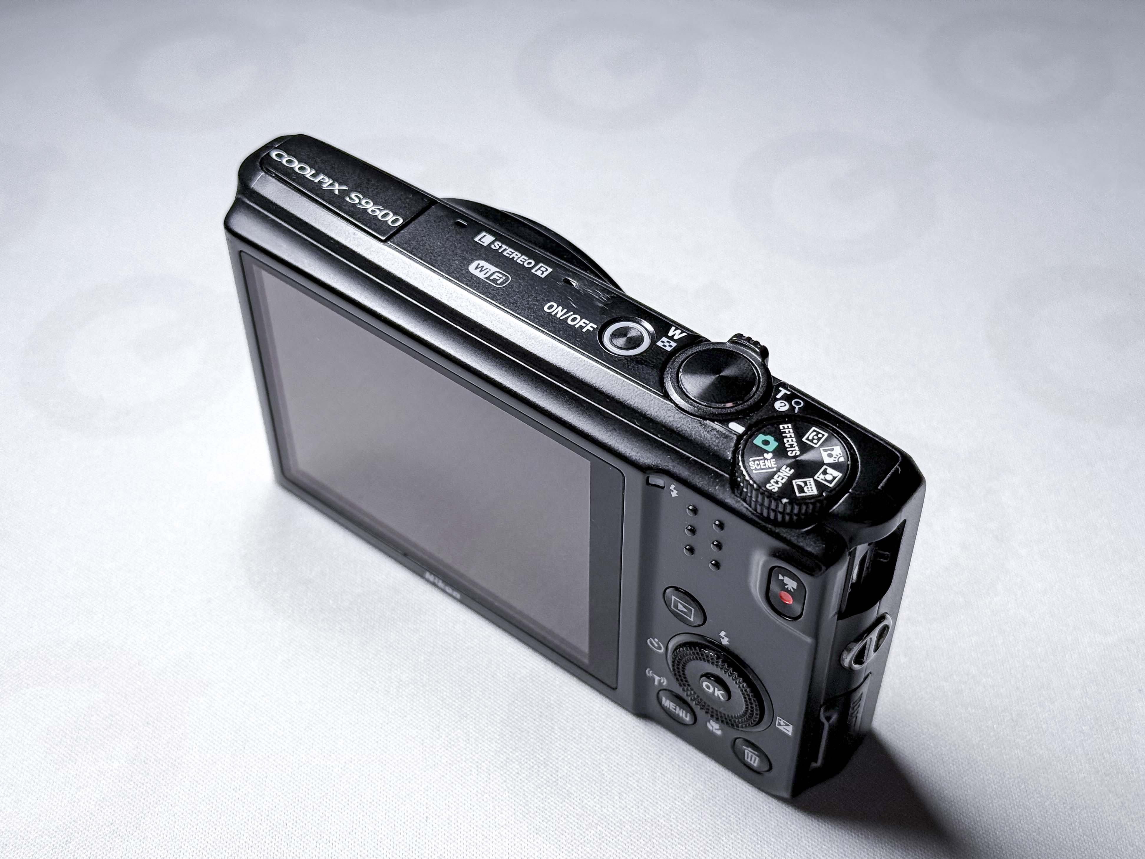 Nikon Coolpix S9600 Compact Camera 22x Zoom - Warranty, Perfectly Working