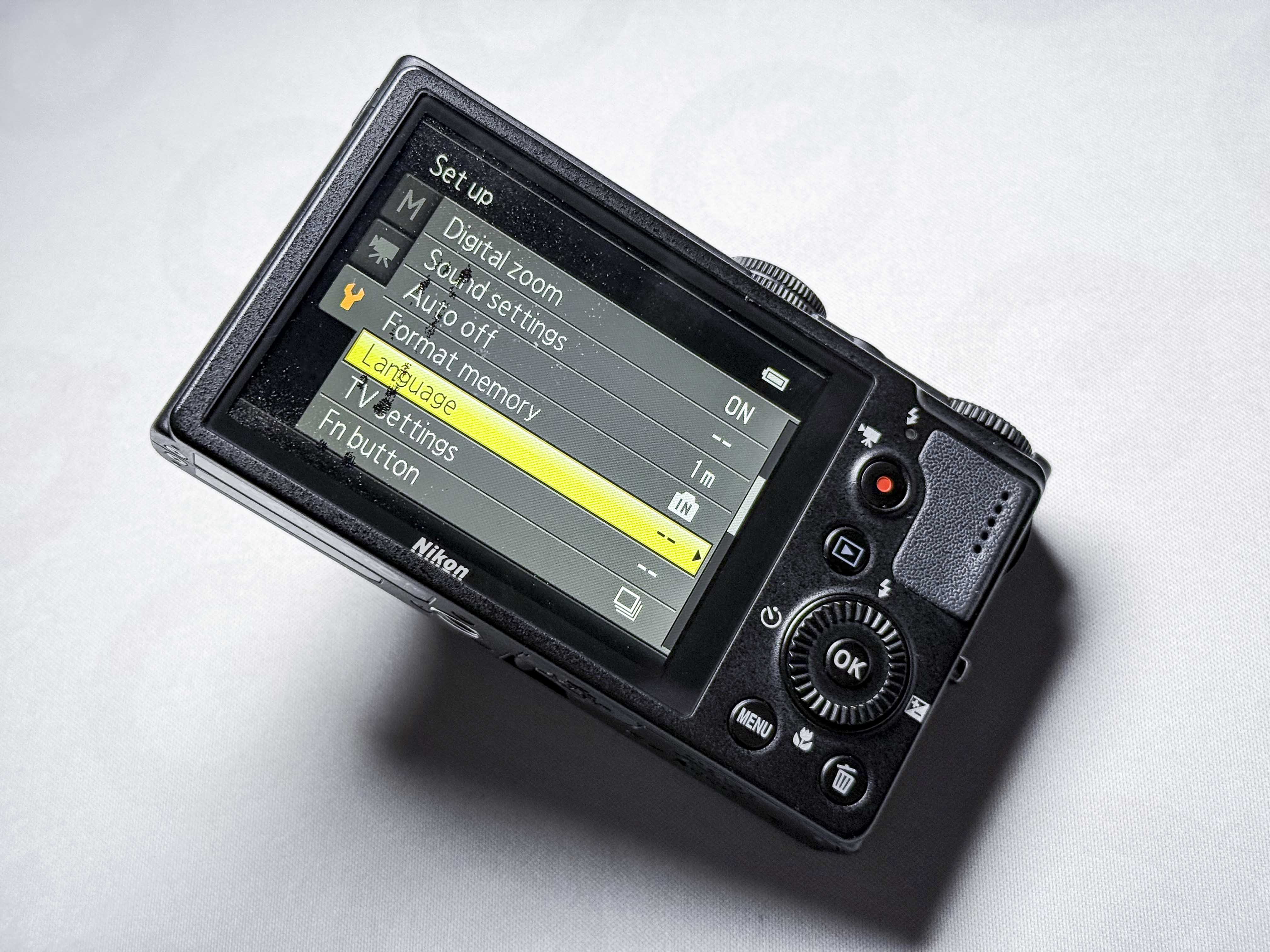 Fotocamera digitale Nikon Coolpix P310 16.1 Mpx - Perfettamente funzionante, problema con lo schermo piccolo