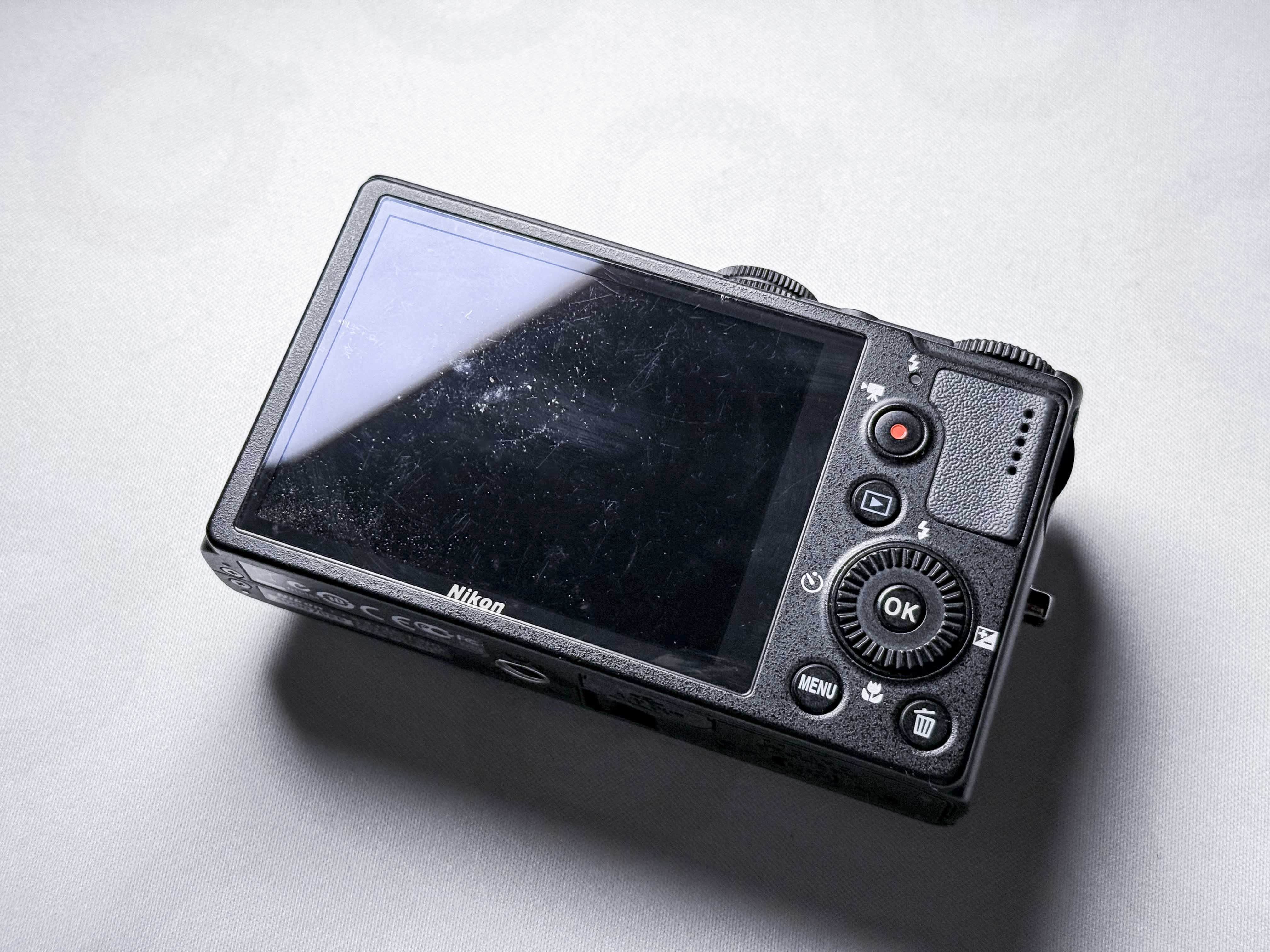 Fotocamera digitale Nikon Coolpix P310 16.1 Mpx - Perfettamente funzionante, problema con lo schermo piccolo