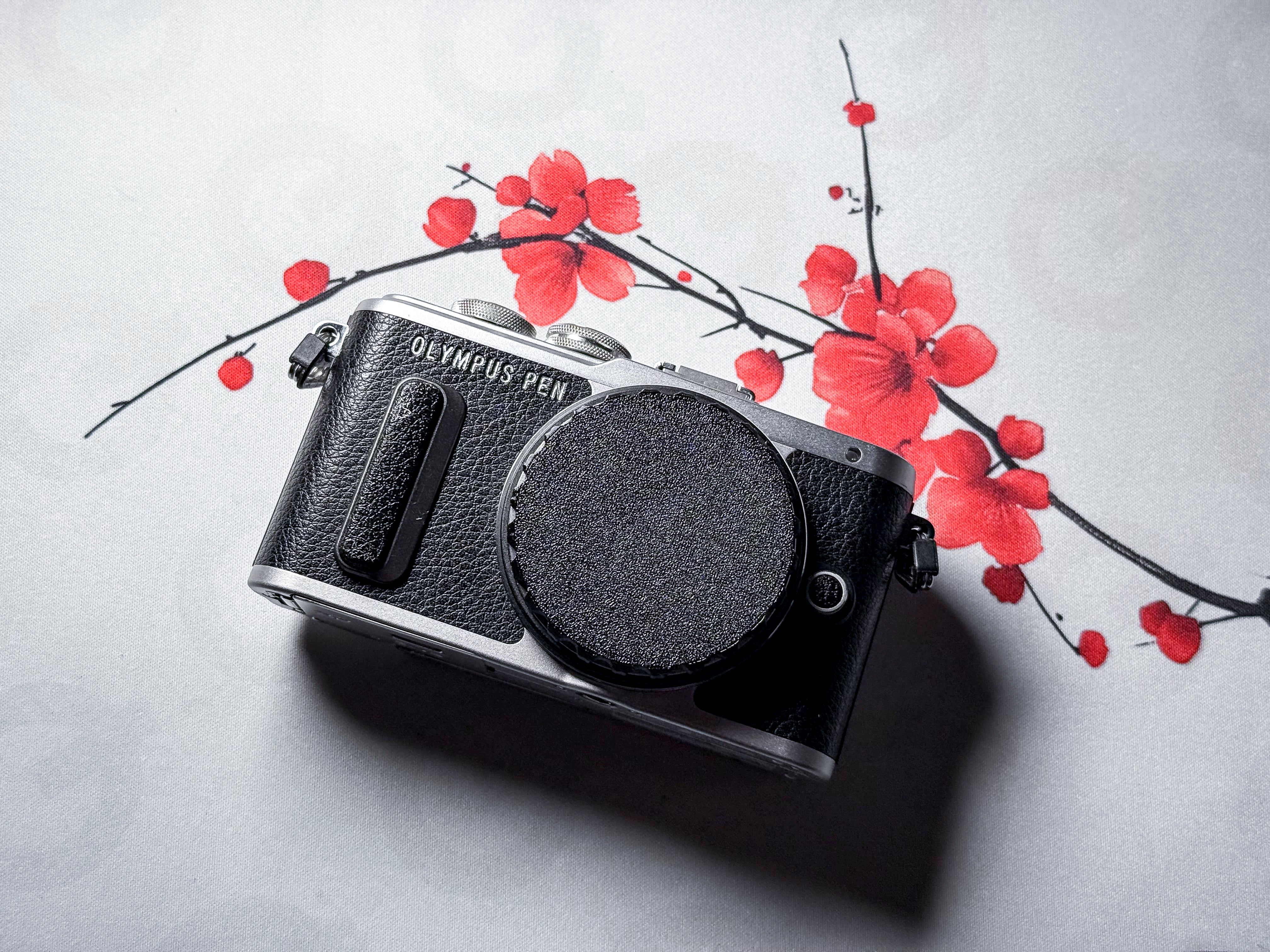 Olympus Pen E-PL8 Mirrorless M43 MFT Camera - 1 Year Warranty, Excellent EPL8