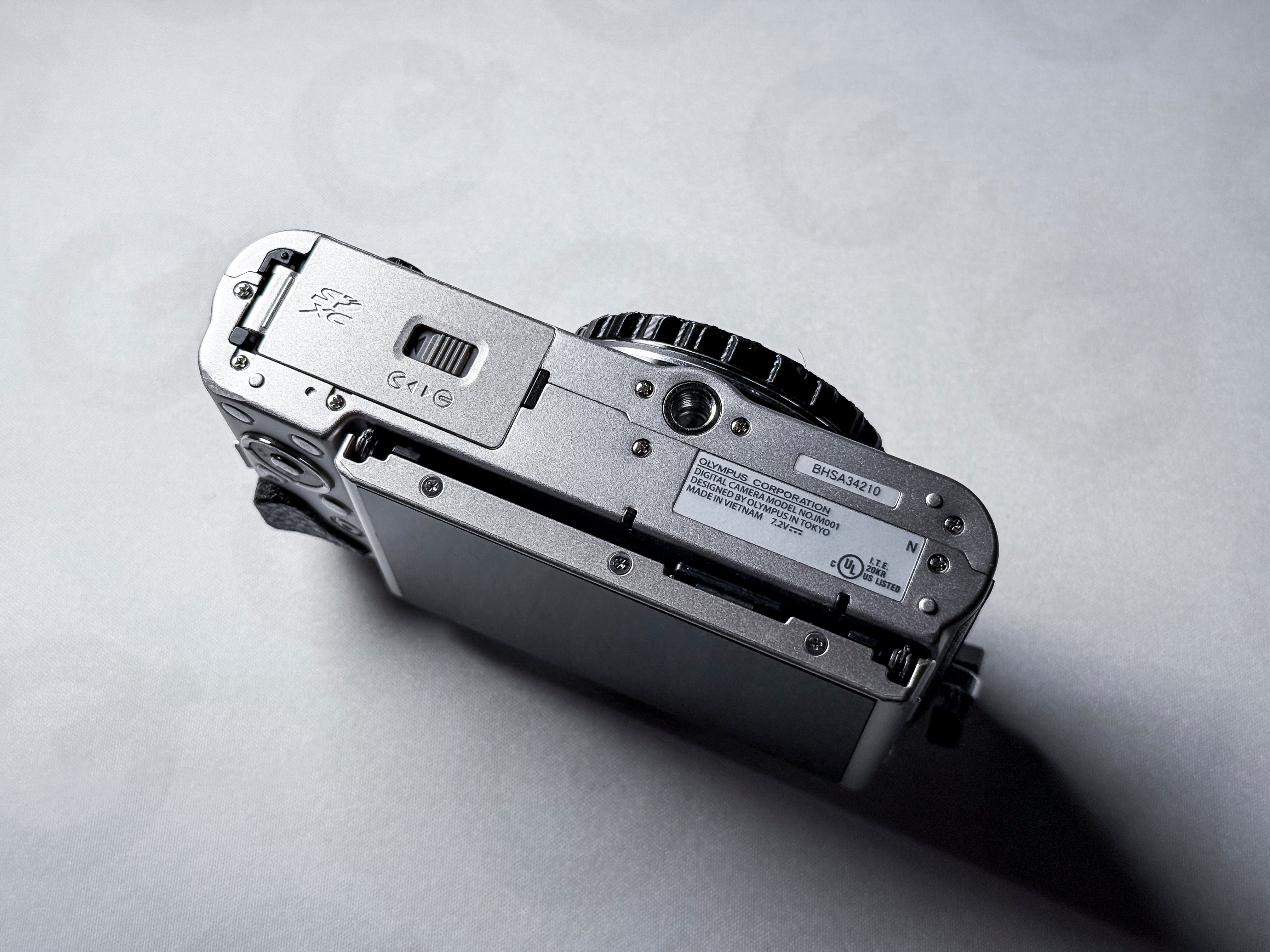 Olympus Pen E-PL8 Mirrorless M43 MFT Camera - 1 Year Warranty, Excellent EPL8