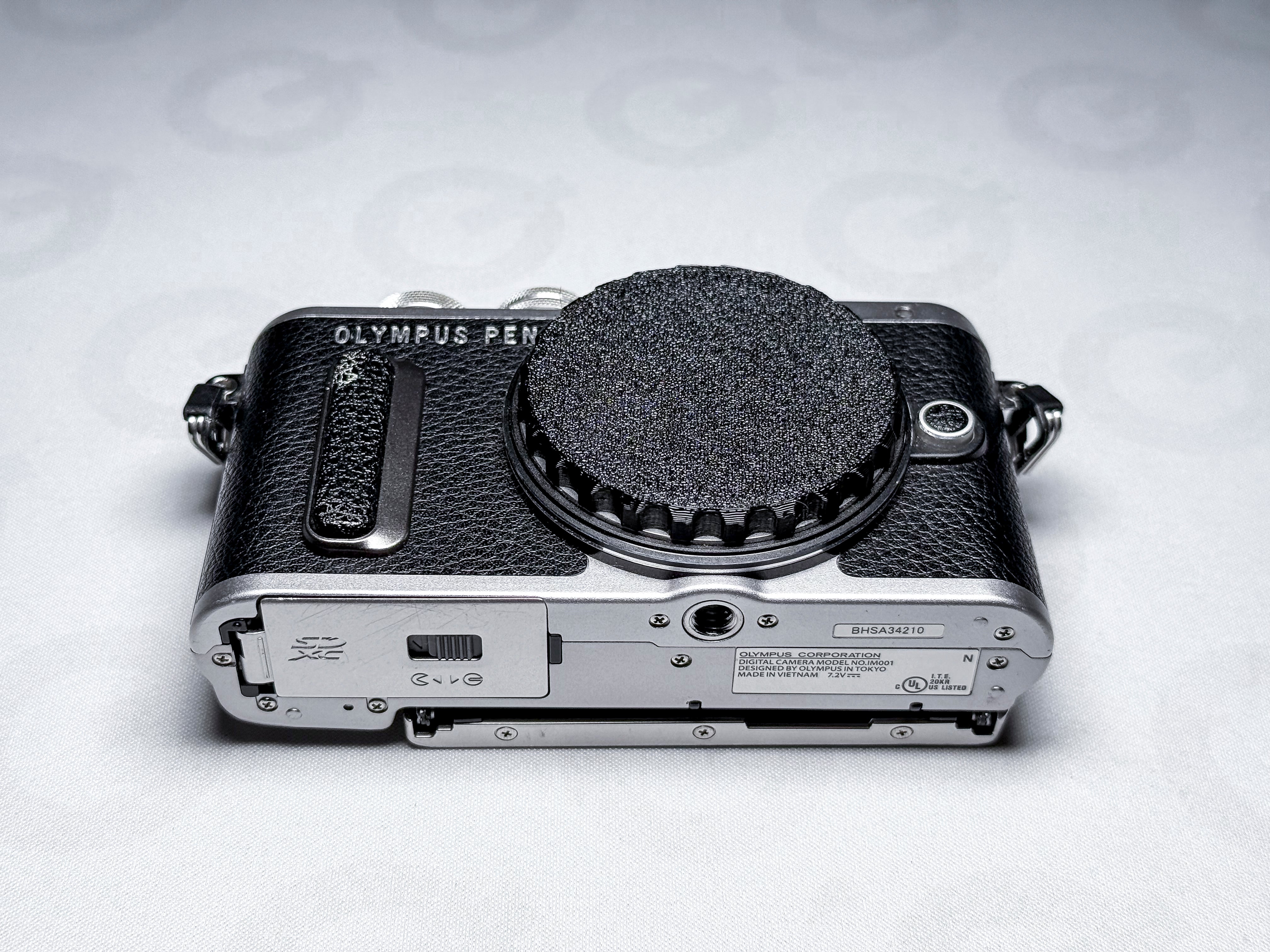 Olympus Pen E-PL8 Mirrorless M43 MFT Camera - 1 Year Warranty, Excellent EPL8