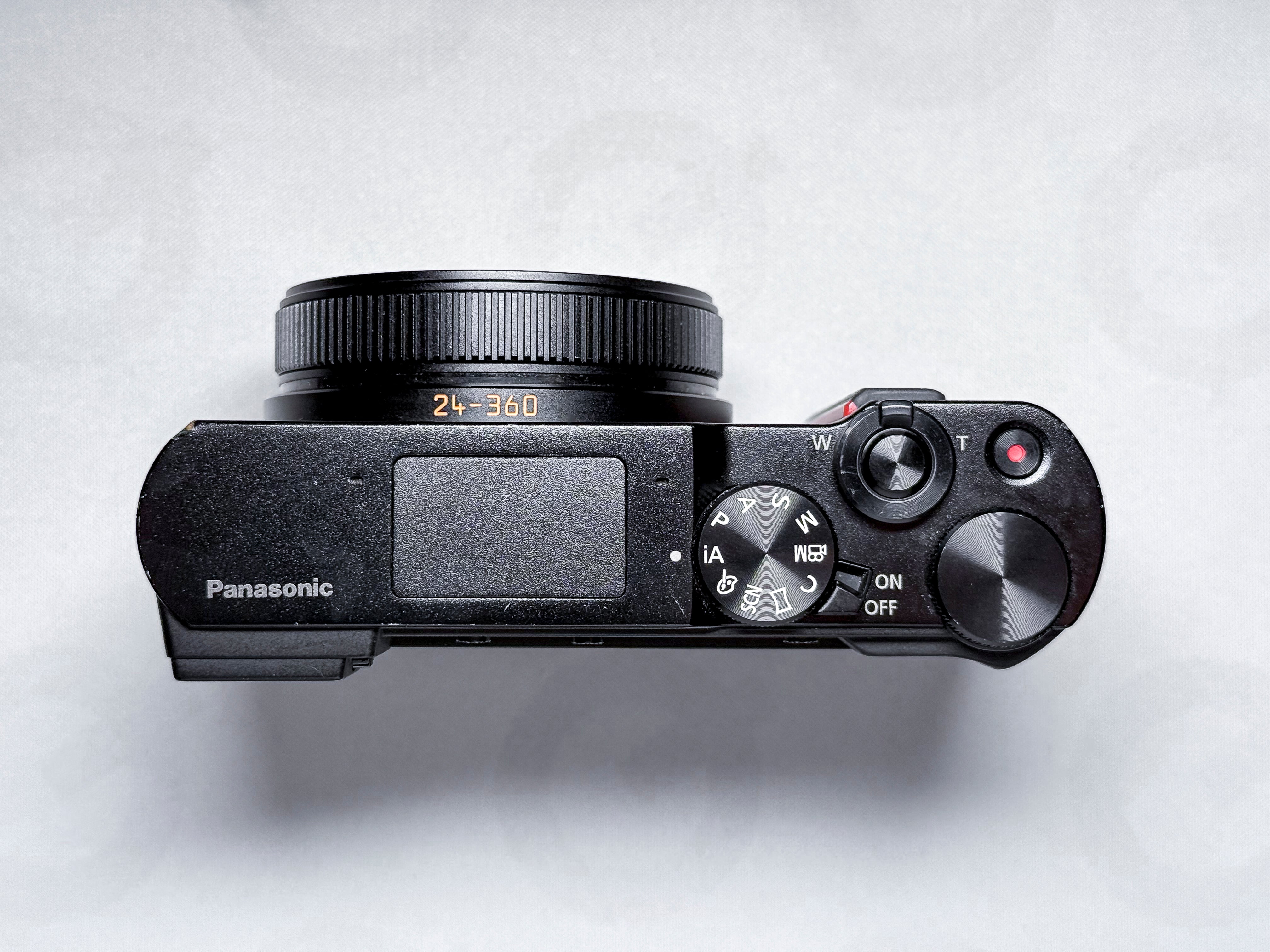 Panasonic Lumix TZ200 15x Leica Lens - 1 Year Warranty, Perfectly Working