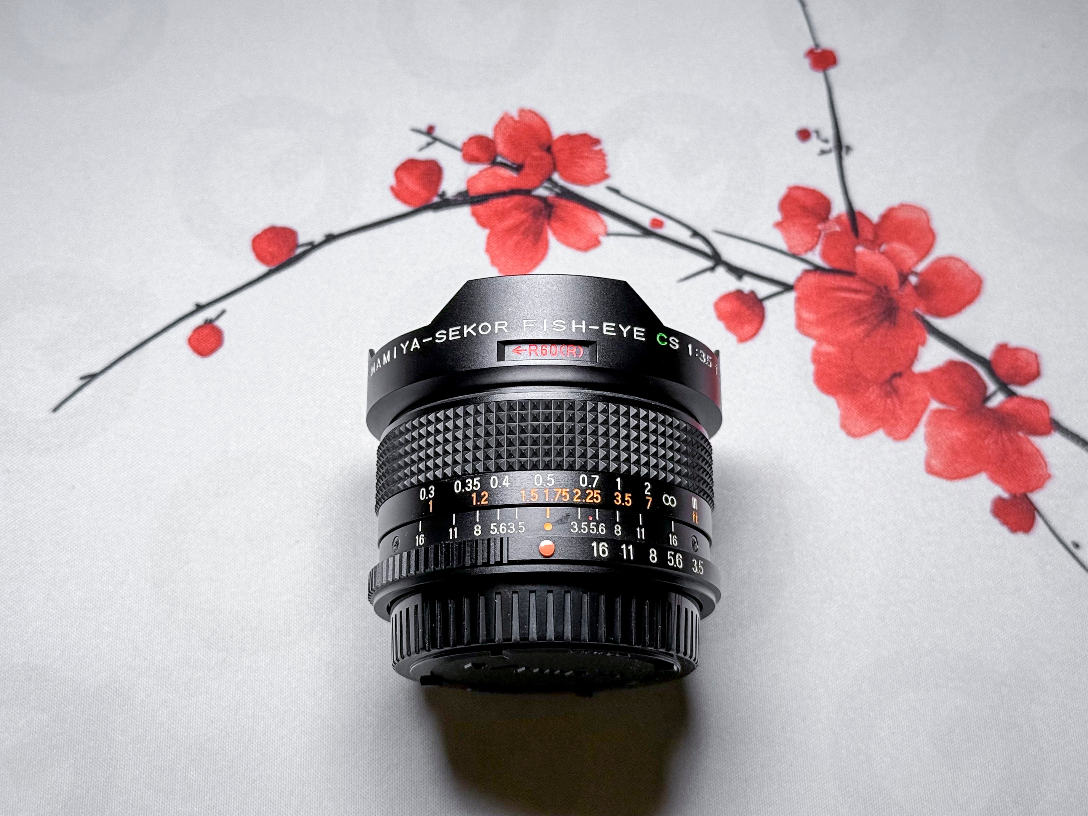 ULTRA RARE - Mamiya Sekor CS 14mm f/3.5 Fisheye Lens with filters - Near Mint