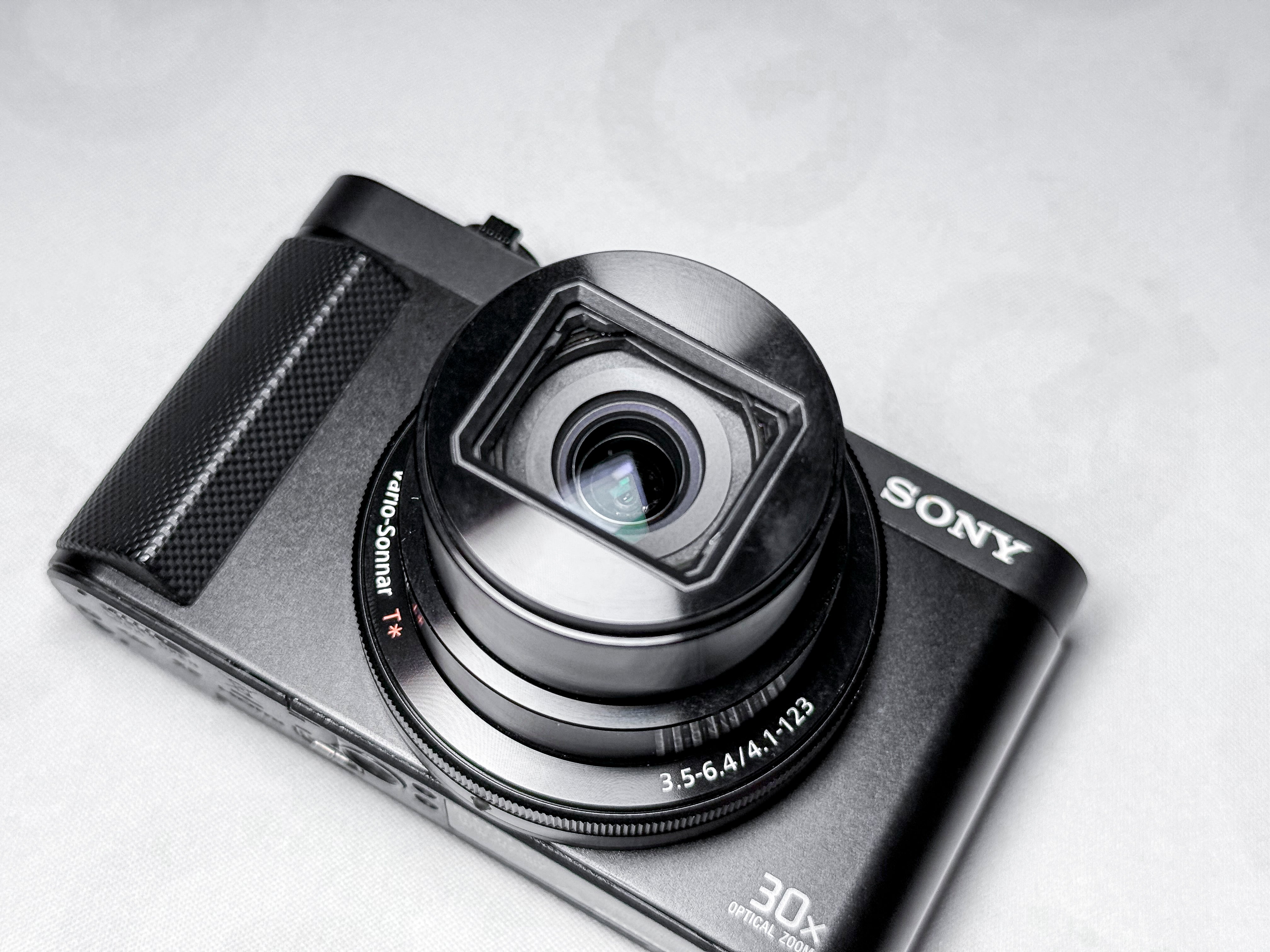 Sony Cyber-shot HX90V 18.2 Mpx 30x - 1 Year Warranty, Excellent HX-90V