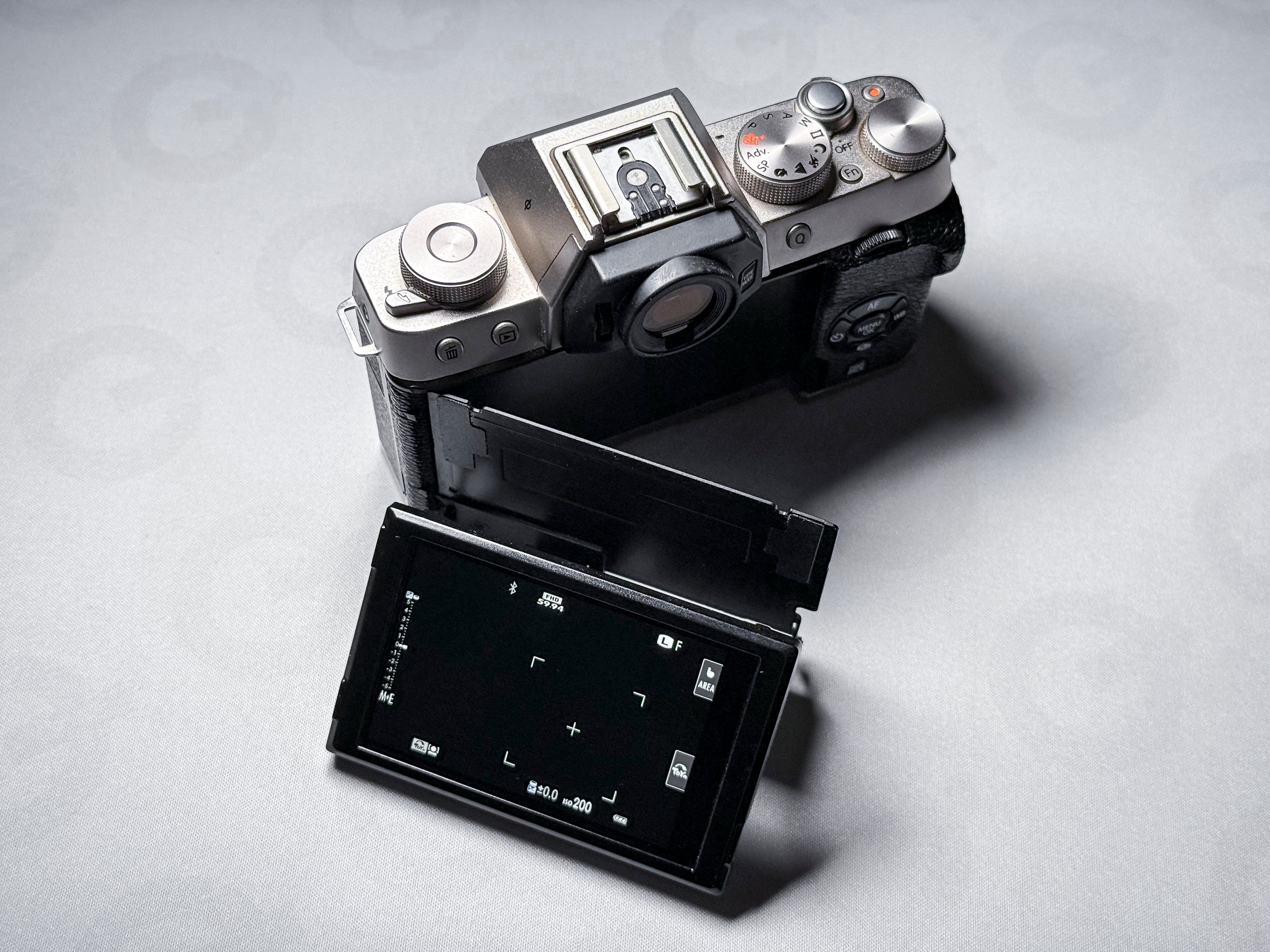 Fujifilm X-T100 APS-C Mirrorless - 1 Year Warranty, Perfectly Working Fuji XT100