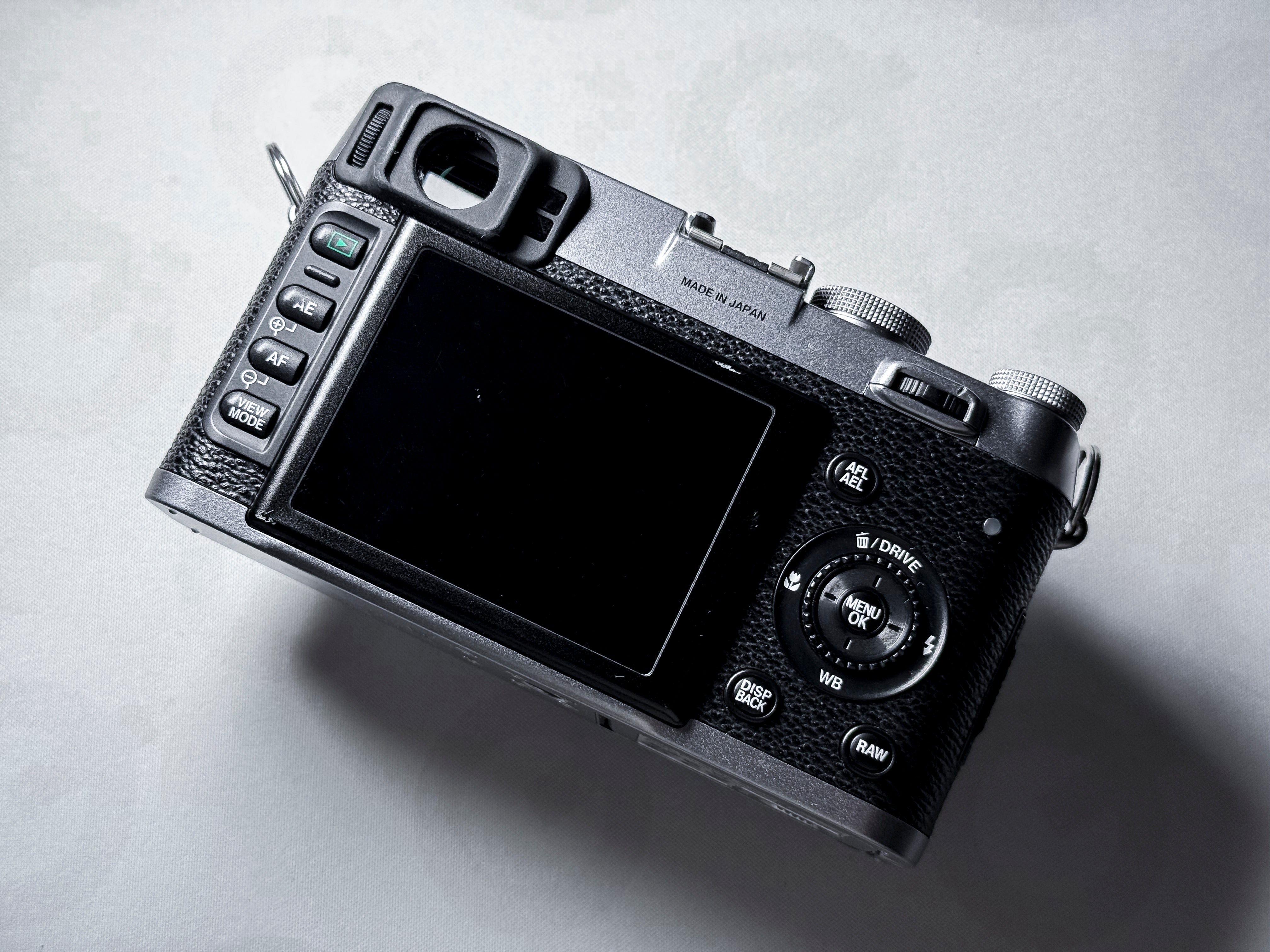 Fujifilm X100 APS-C 23mm f/2.0 Compact Camera - 1 Year Warranty Excellent Fuji