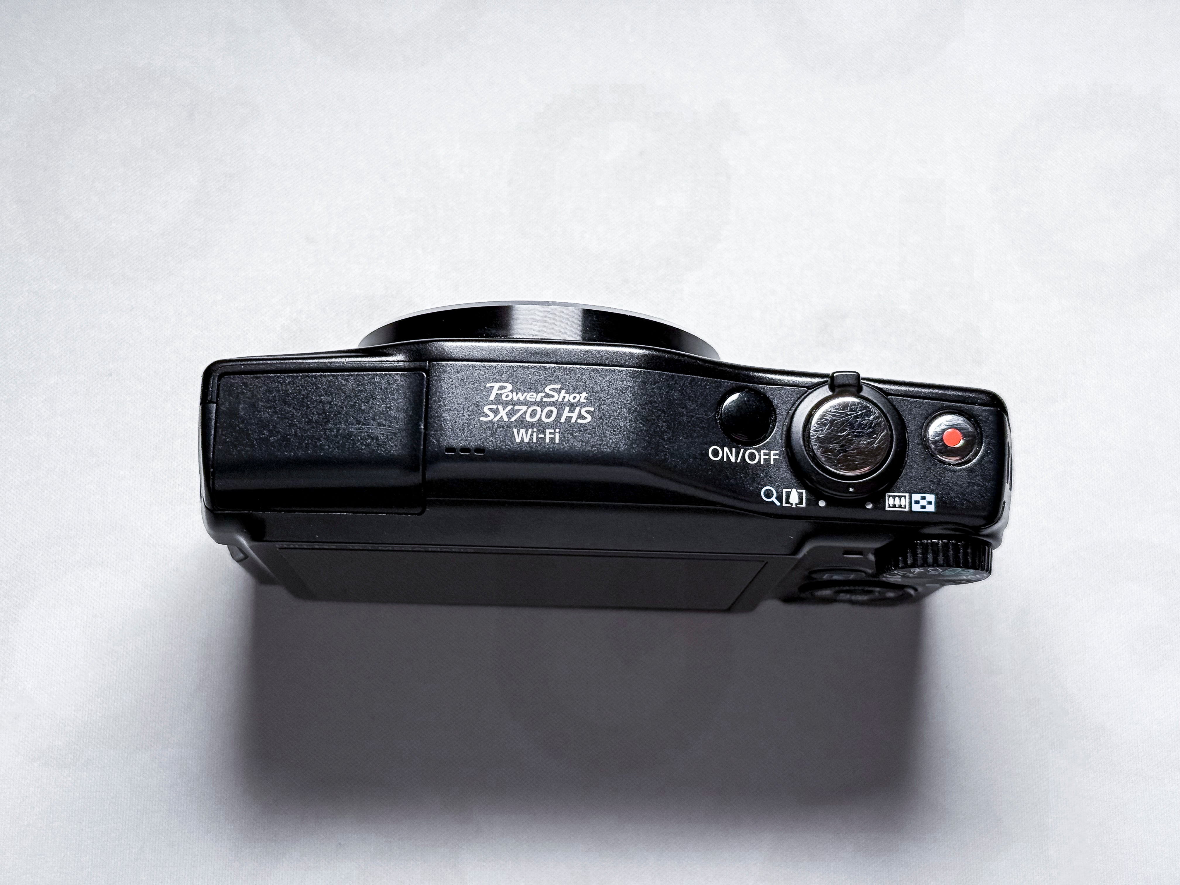 Canon SX700 HS Powershot 30X Zoom - 1 Year Warranty, Perfectly Working