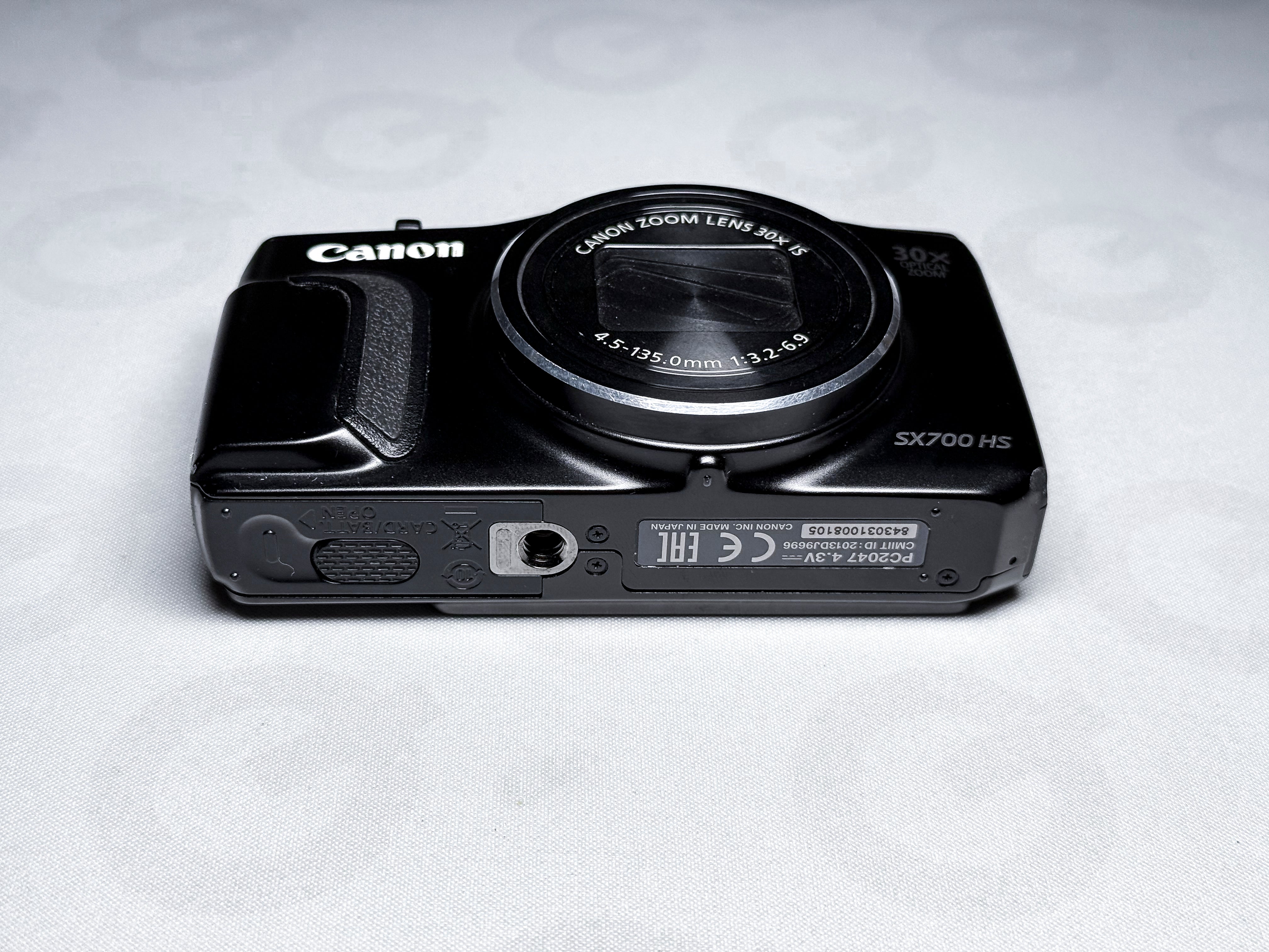 Canon SX700 HS Powershot 30X Zoom - 1 Year Warranty, Perfectly Working