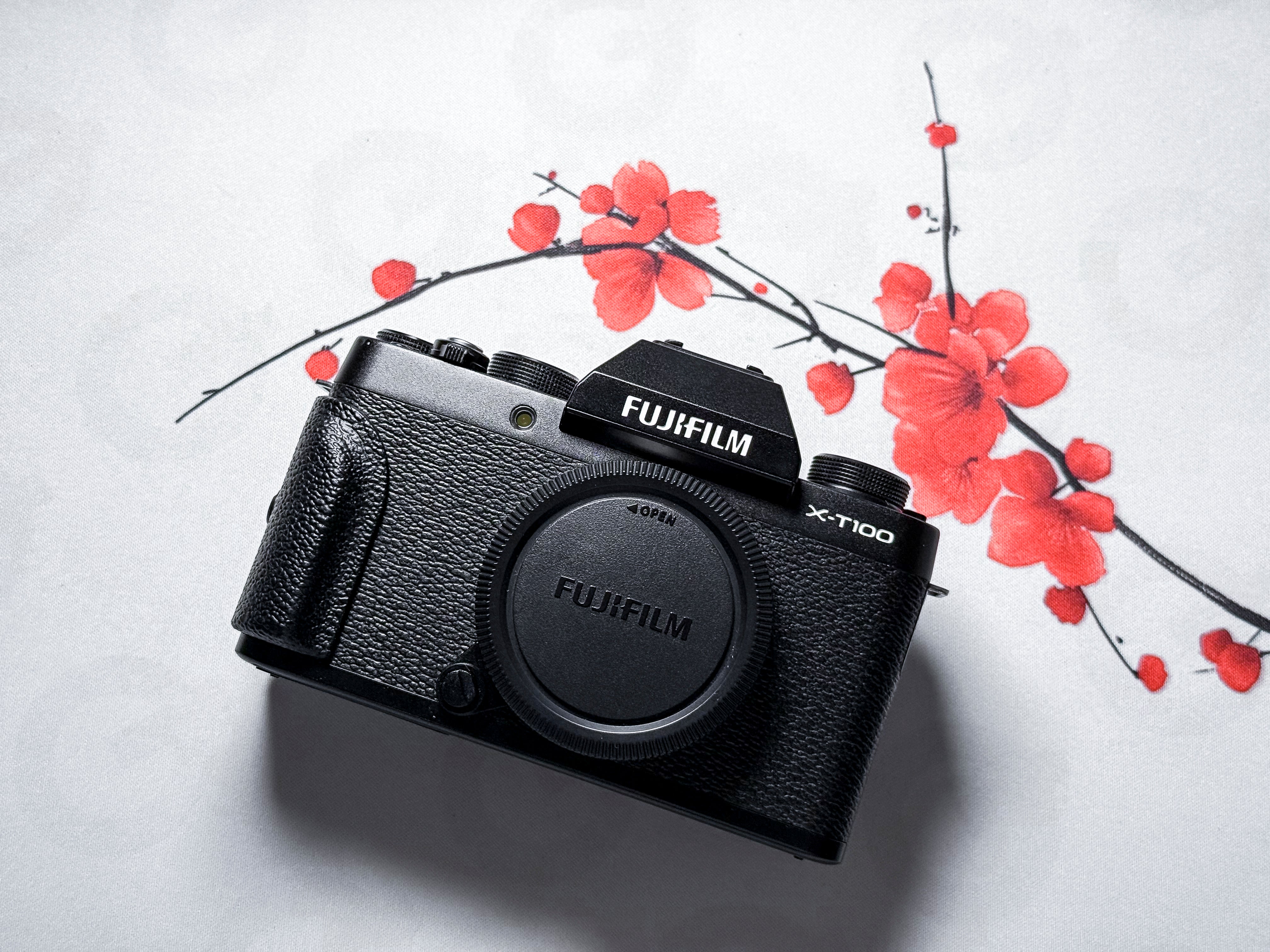Fujifilm X-T100 APS-C Mirrorless - 1 Year Warranty, Perfectly Working Fuji XT100