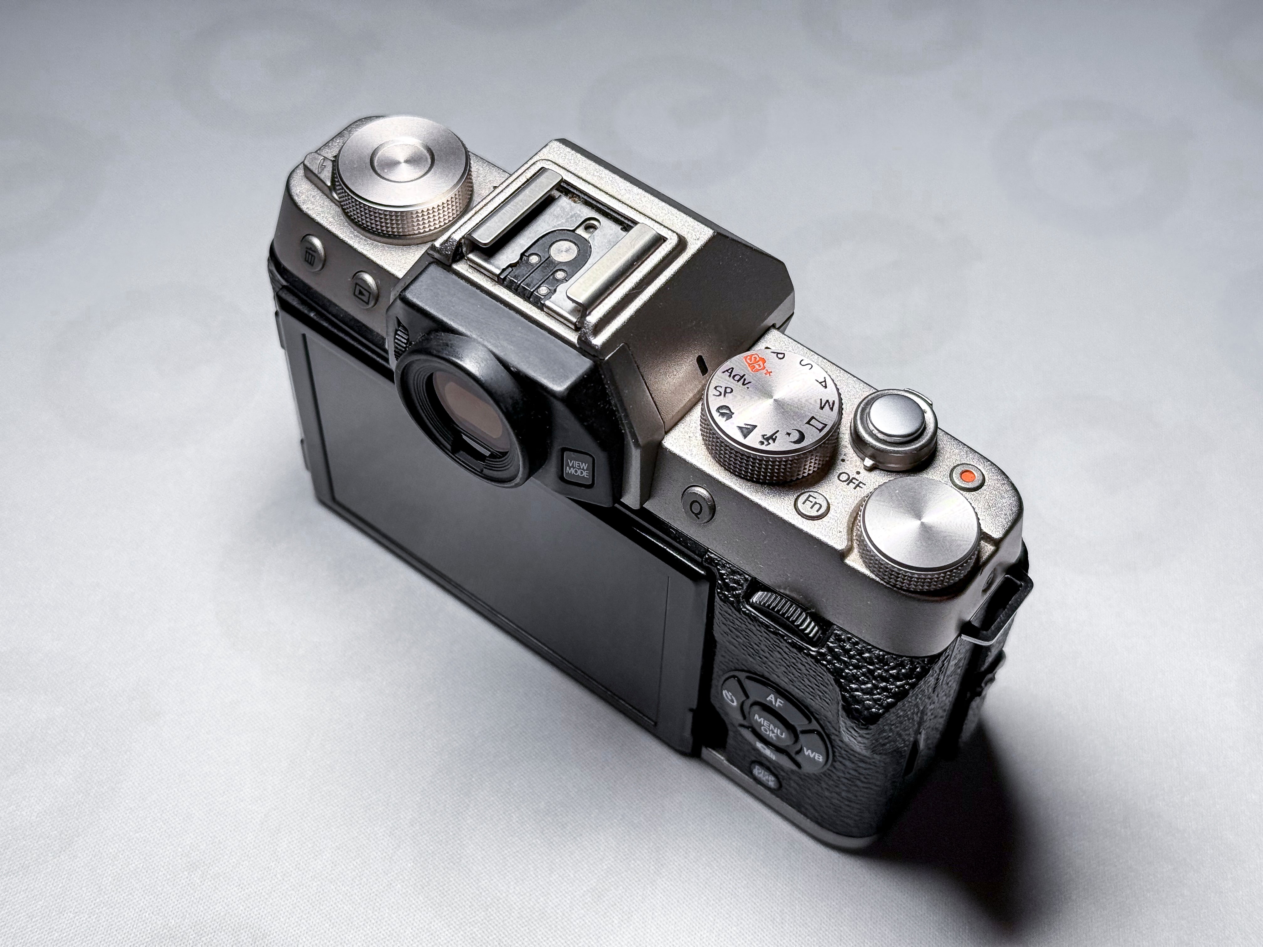 Fujifilm X-T100 APS-C Mirrorless - 1 Year Warranty, Perfectly Working Fuji XT100