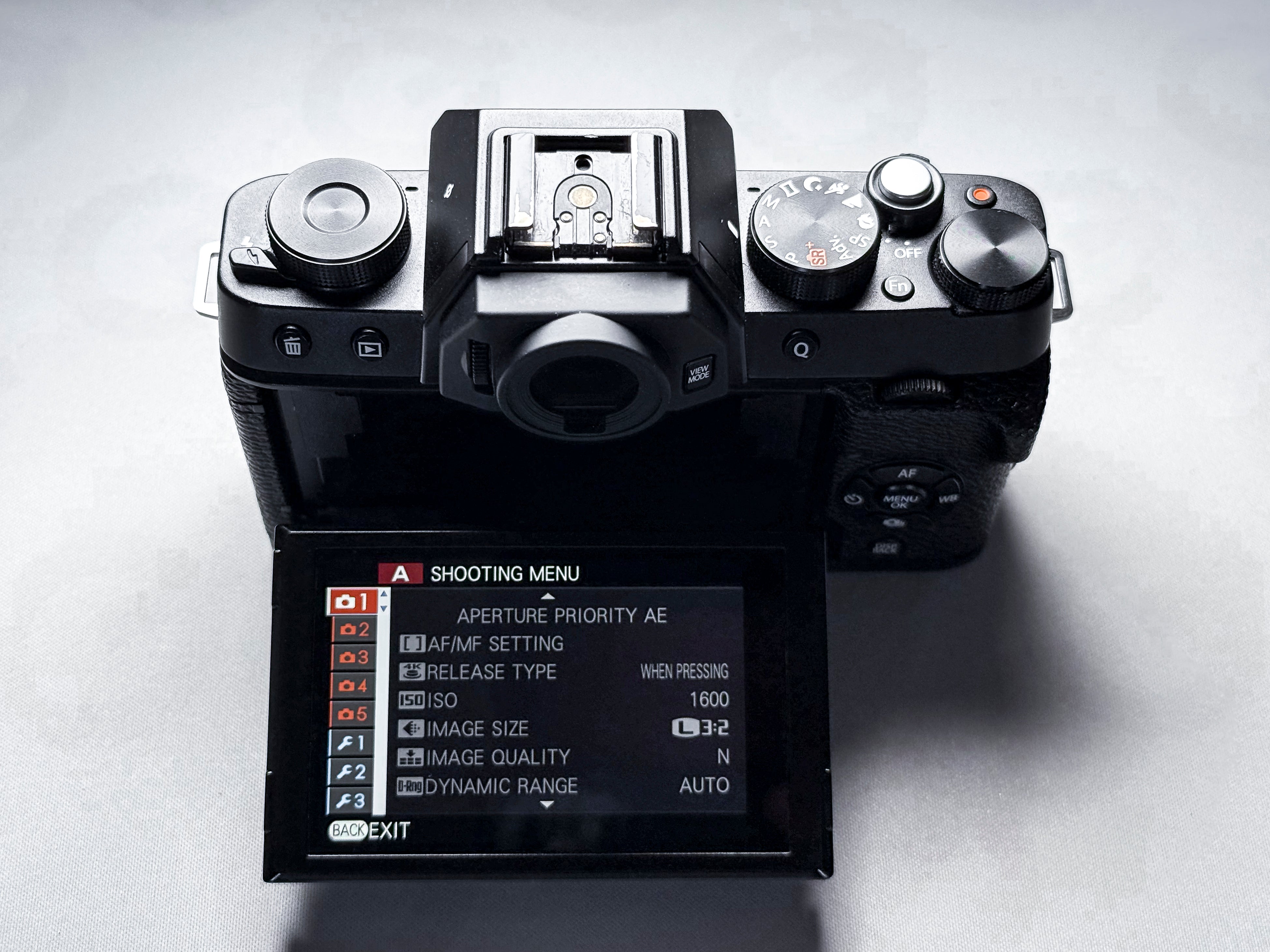 Fujifilm X-T100 APS-C Mirrorless - 1 Year Warranty, Perfectly Working Fuji XT100