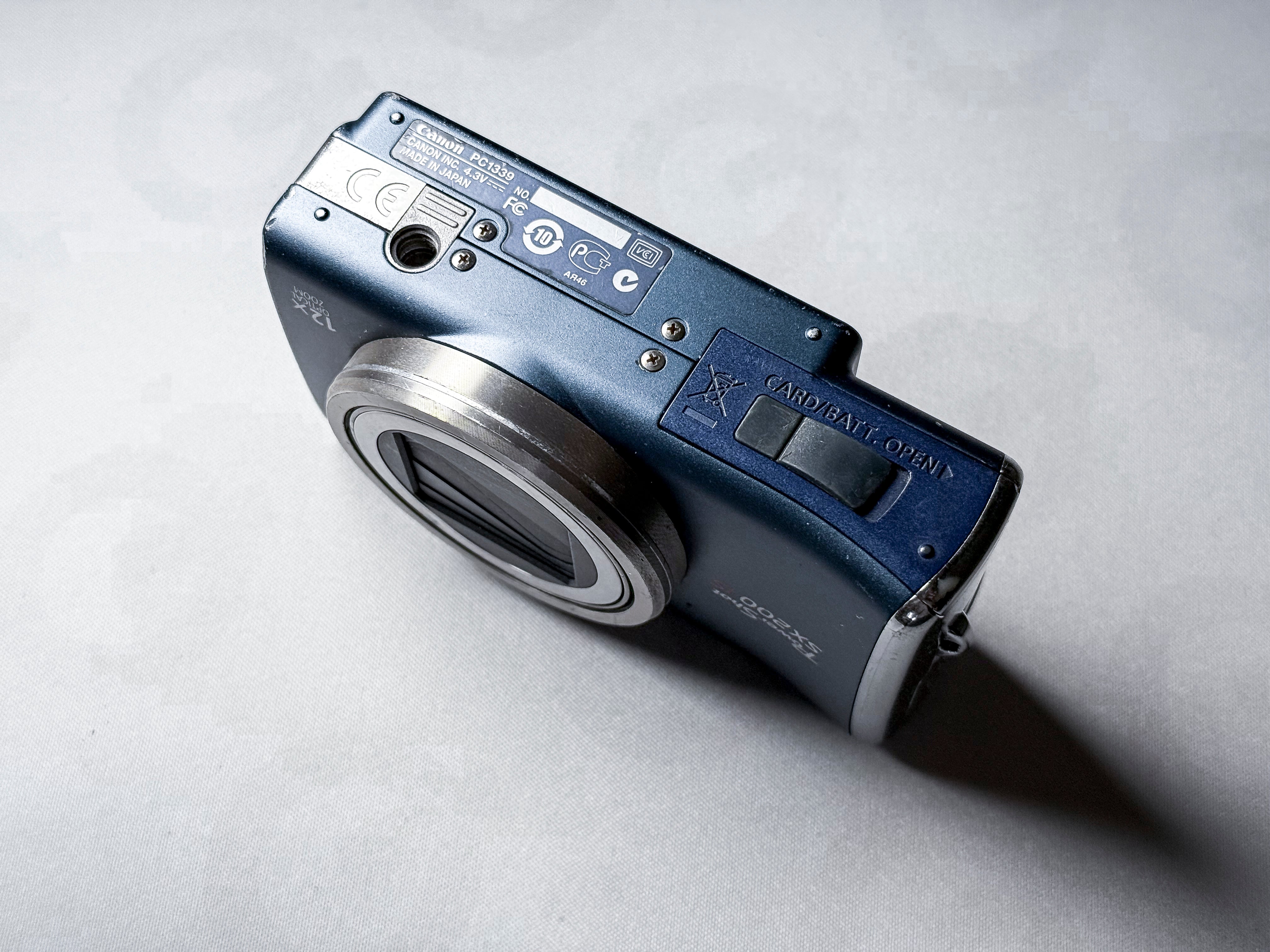 Canon SX200 IS CCD 12x Zoom - 1 Year Warranty, Perfectly Working