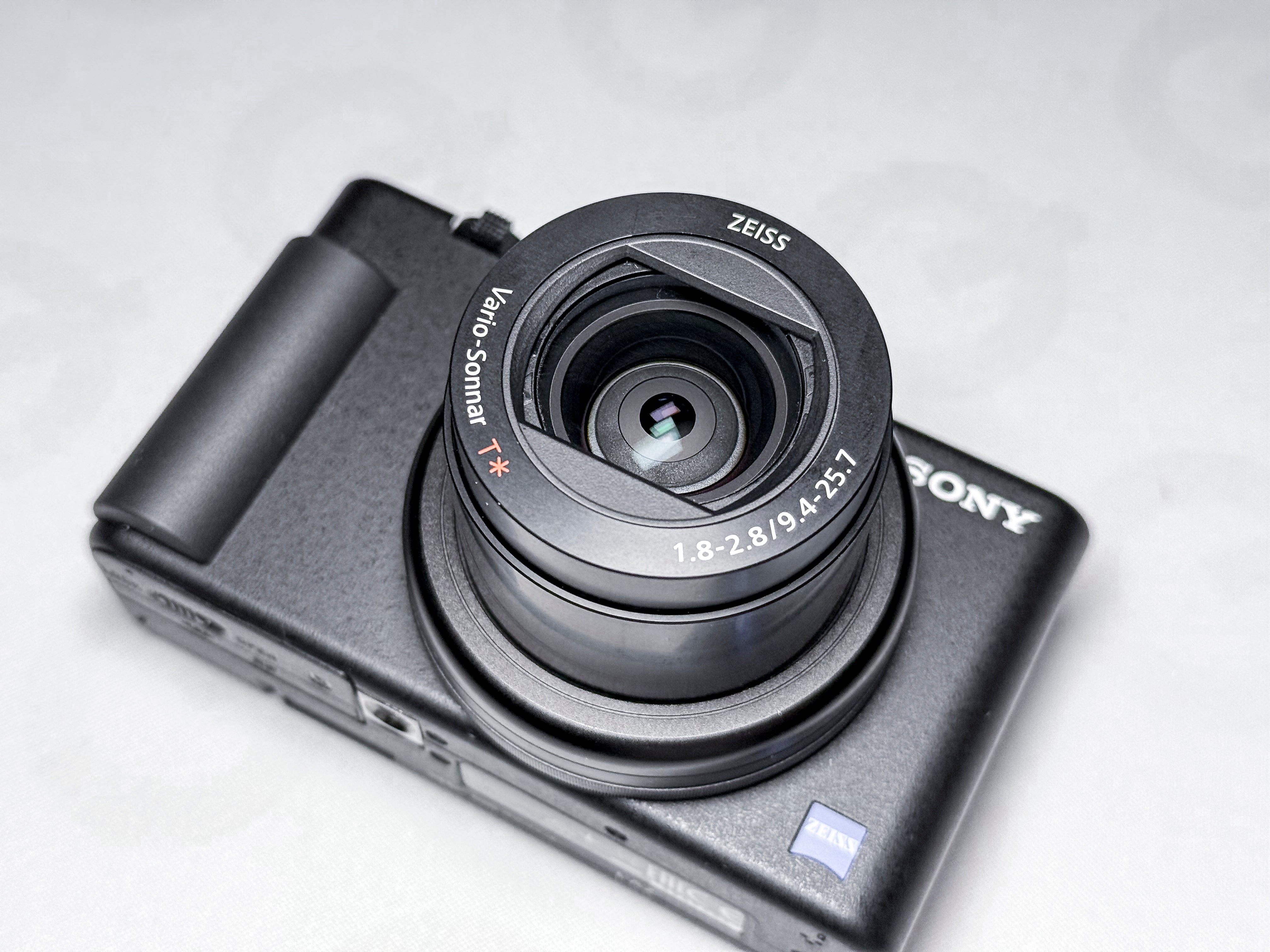 Sony ZV-1 20.1 Mpx Compact Camera 4K Vlog - 1 Year Warranty, Near Mint
