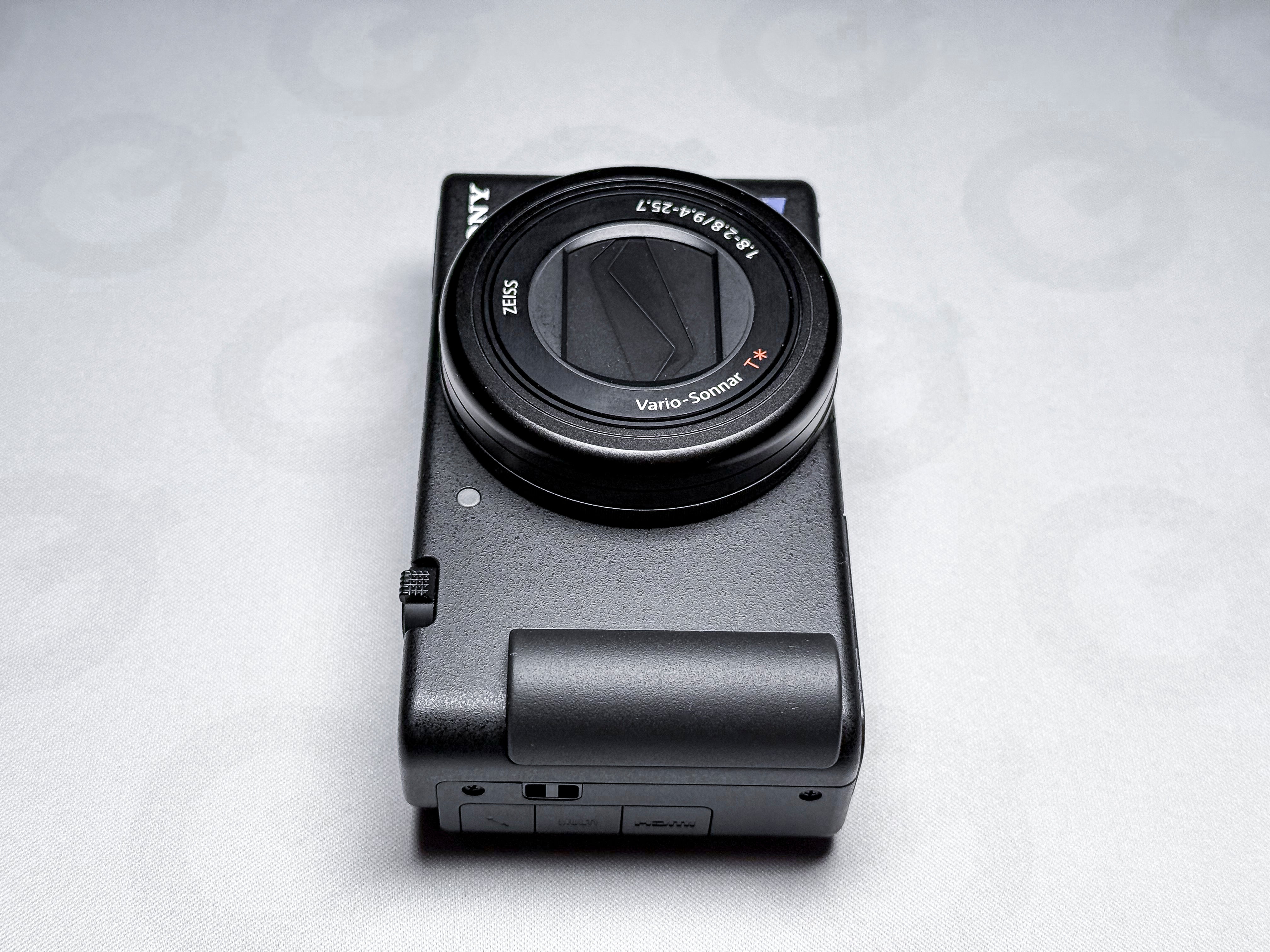 Sony ZV-1 20.1 Mpx Compact Camera 4K Vlog - 1 Year Warranty, Near Mint