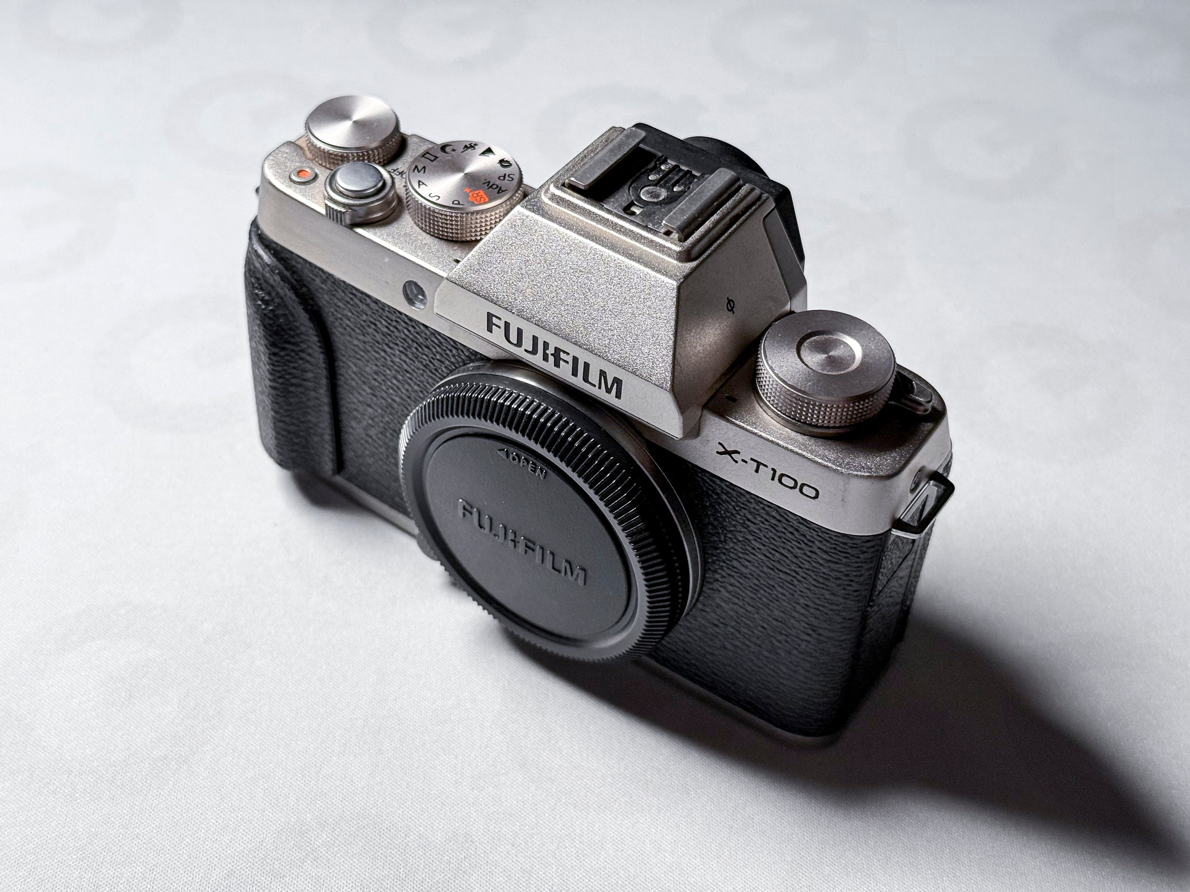 Fujifilm X-T100 APS-C Mirrorless - 1 Year Warranty, Perfectly Working Fuji XT100