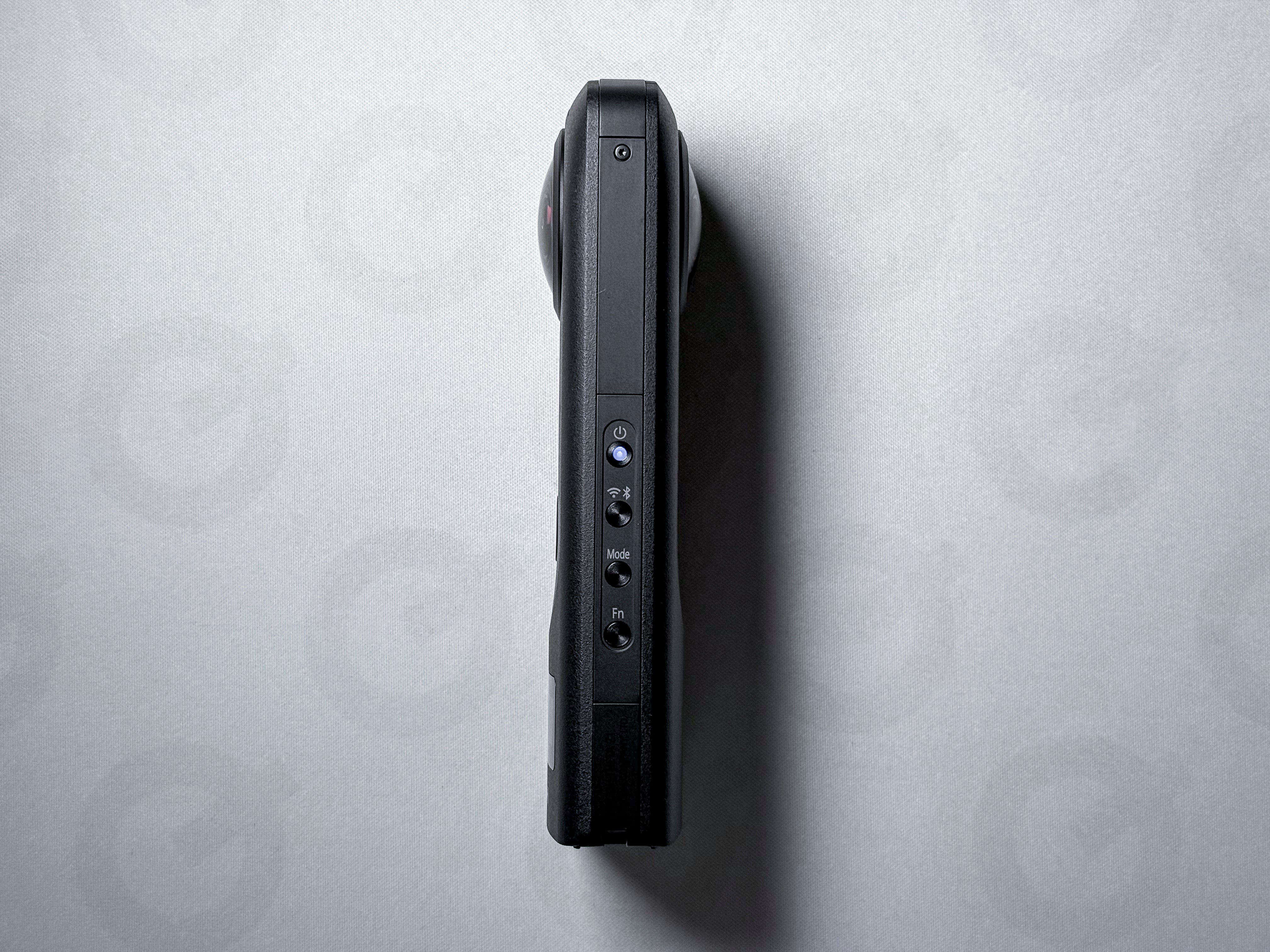 Fotocamera Ricoh Theta Z1 360 con sensore da 1 pollice - 1 anno di garanzia, quasi perfetta