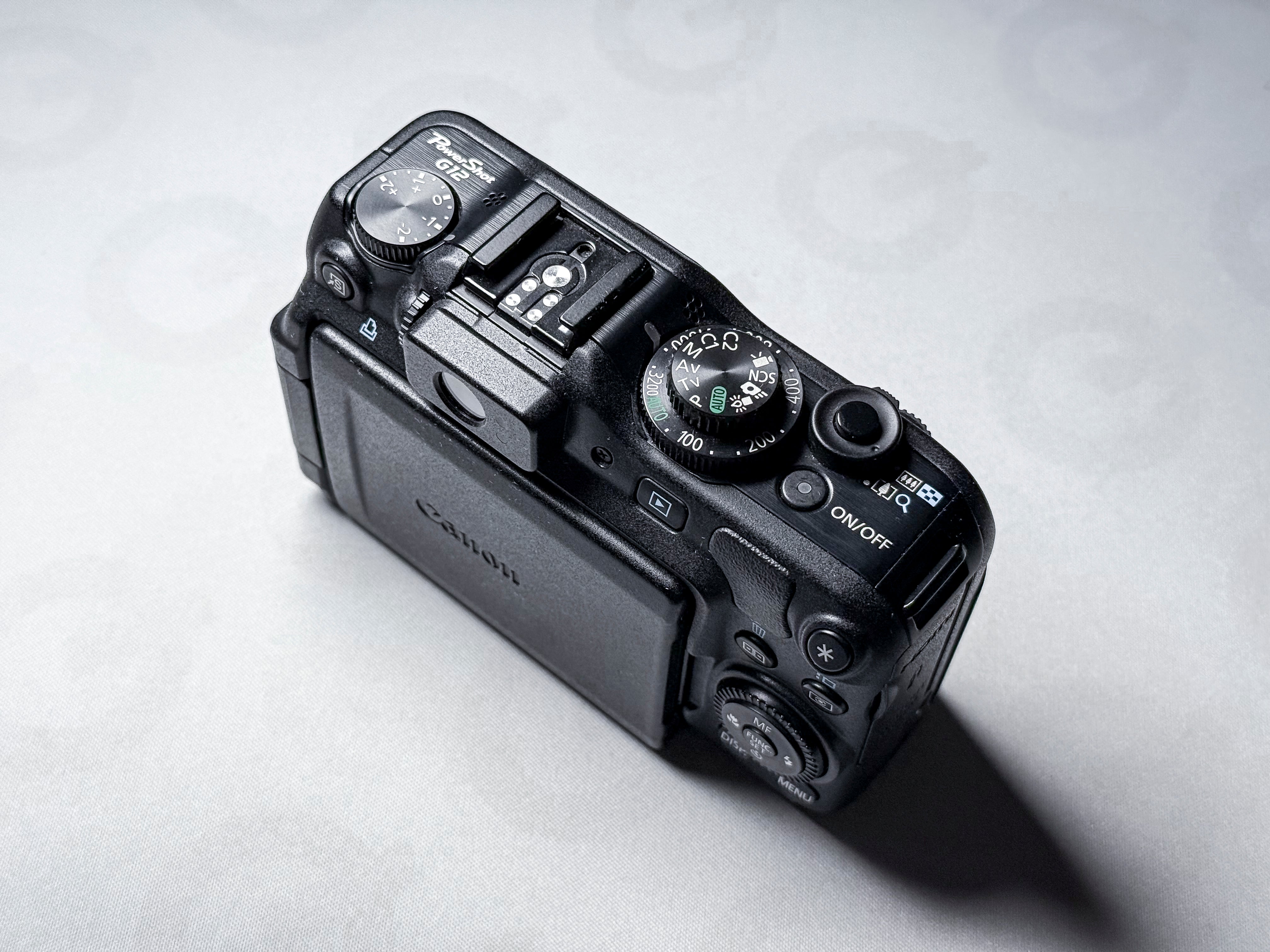Canon Powershot G12 CCD Compact Camera - 1 Year Warranty, Mint with Case