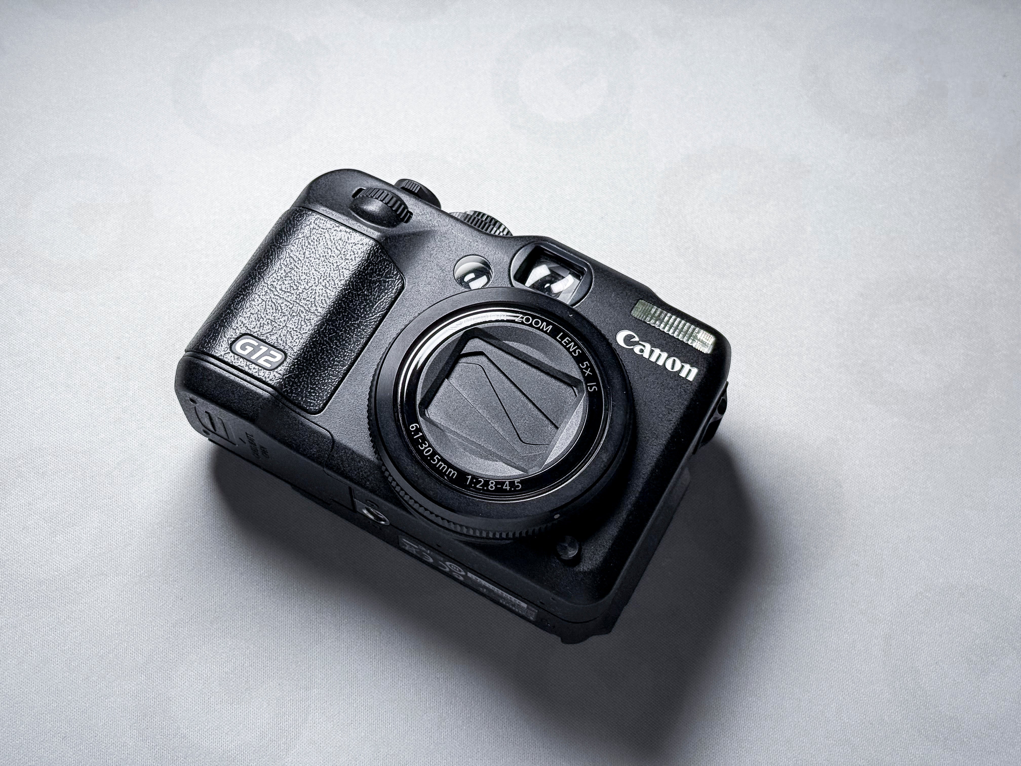 Canon Powershot G12 CCD Compact Camera - 1 Year Warranty, Mint with Case