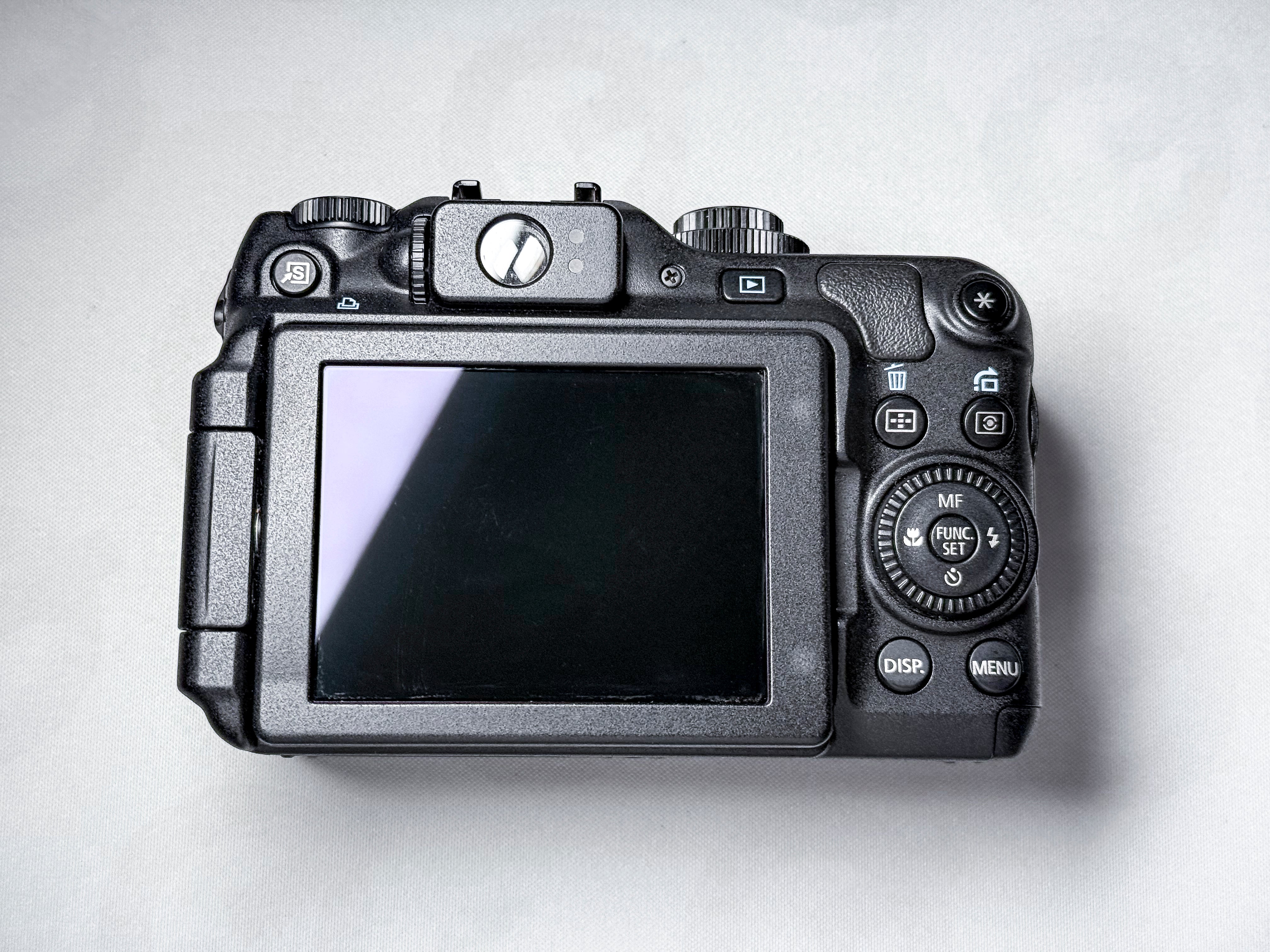 Canon Powershot G12 CCD Compact Camera - 1 Year Warranty, Mint with Case
