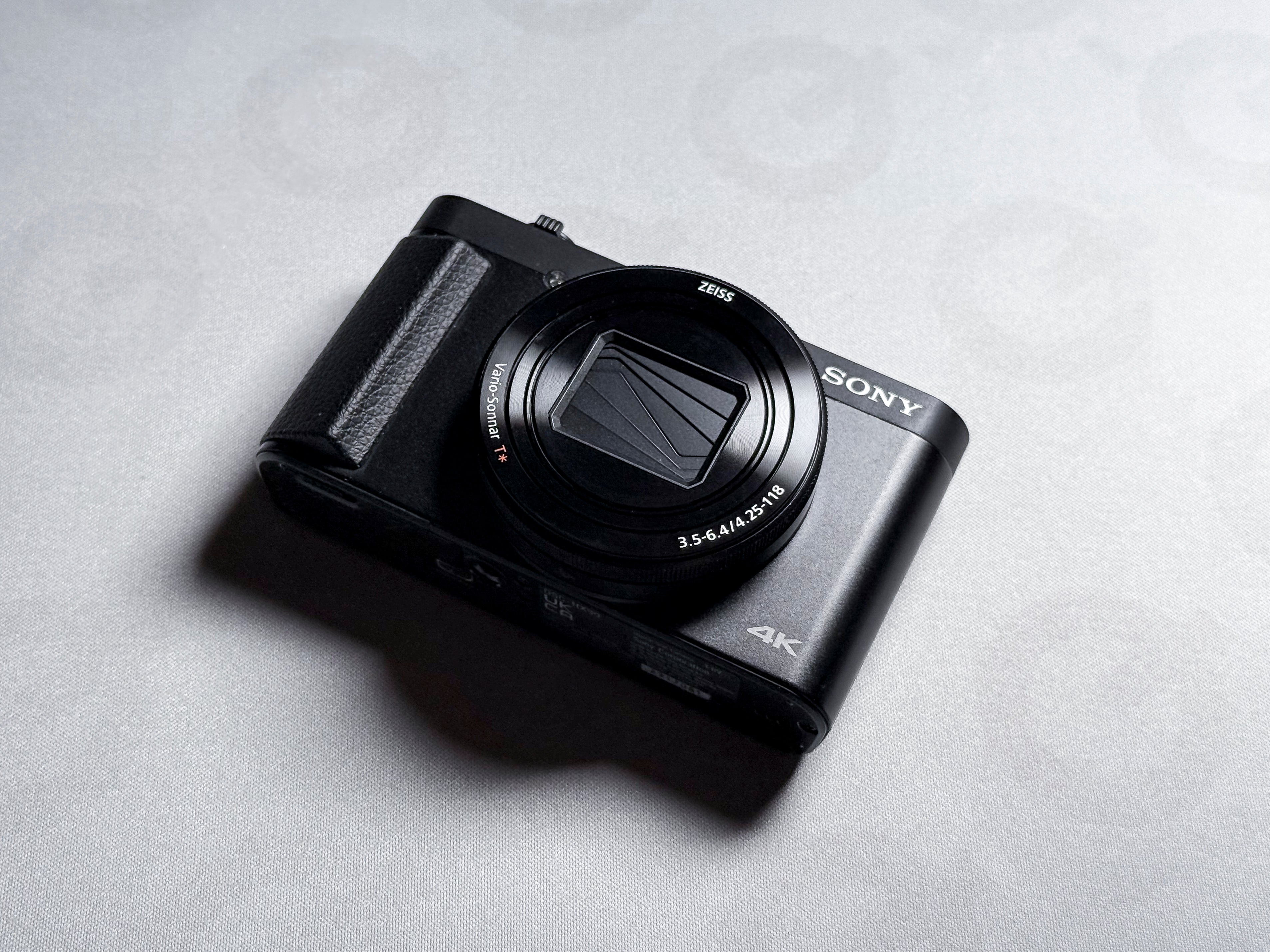 Sony Cyber-shot HX99 18.2 Mpx 4K 30X Zoom - 1 Year Warranty, Near Mint HX-99