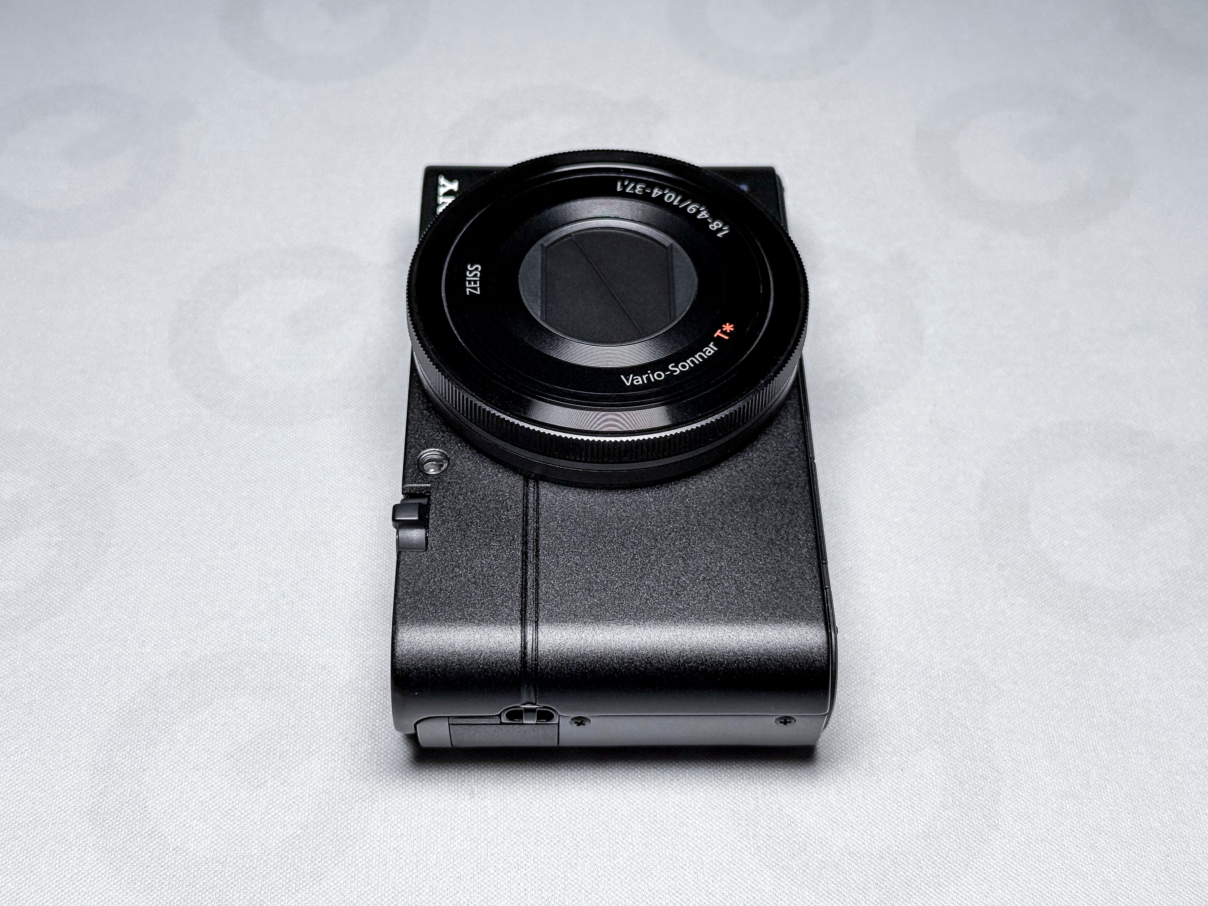 Sony RX100 Cyber-shot Digital Camera MINT - 1 Year Warranty RX 100 RX-100