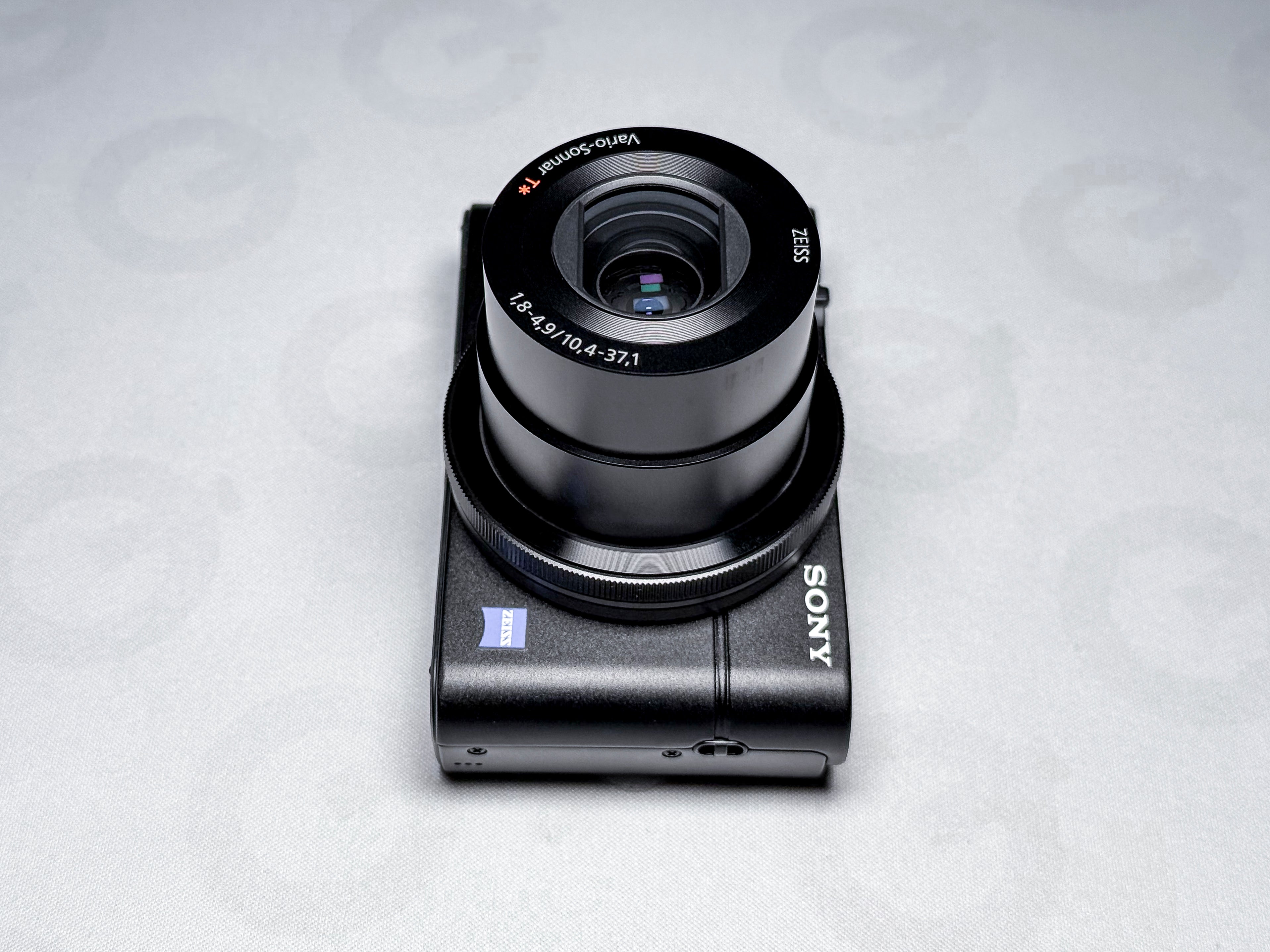 Sony RX100 Cyber-shot Digital Camera MINT - 1 Year Warranty RX 100 RX-100