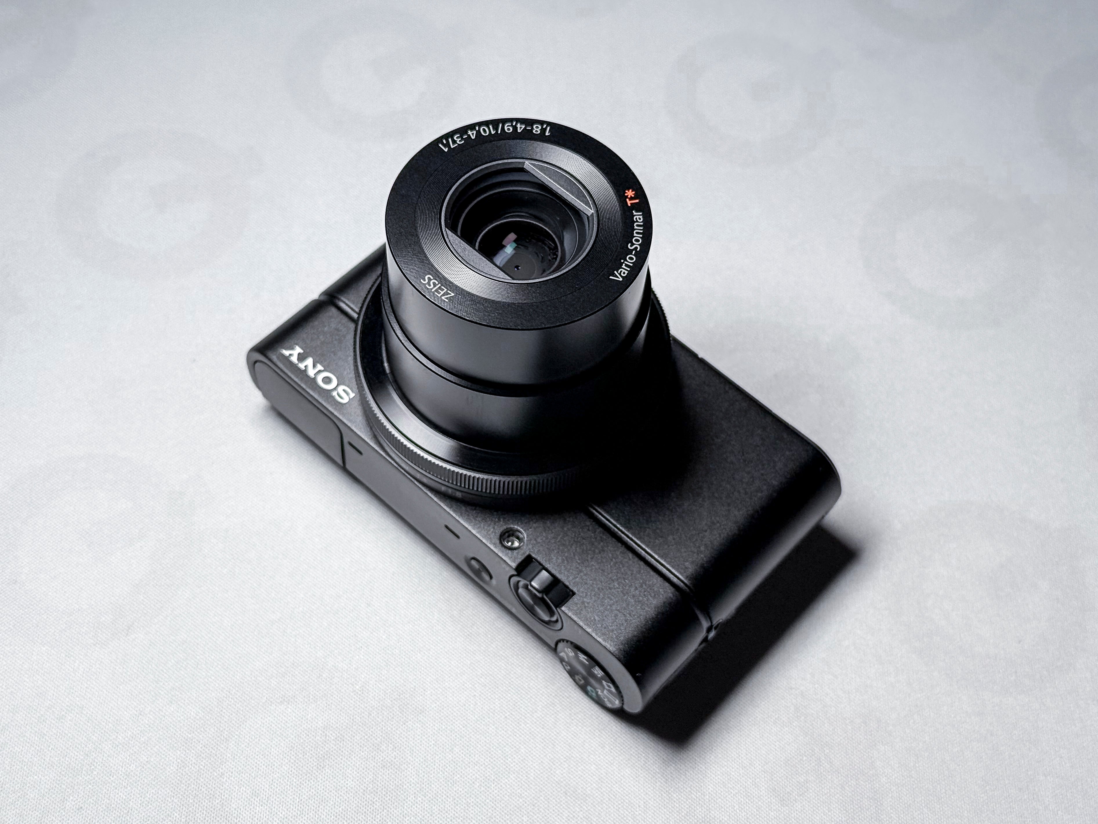 Sony RX100 Cyber-shot Digital Camera MINT - 1 Year Warranty RX 100 RX-100