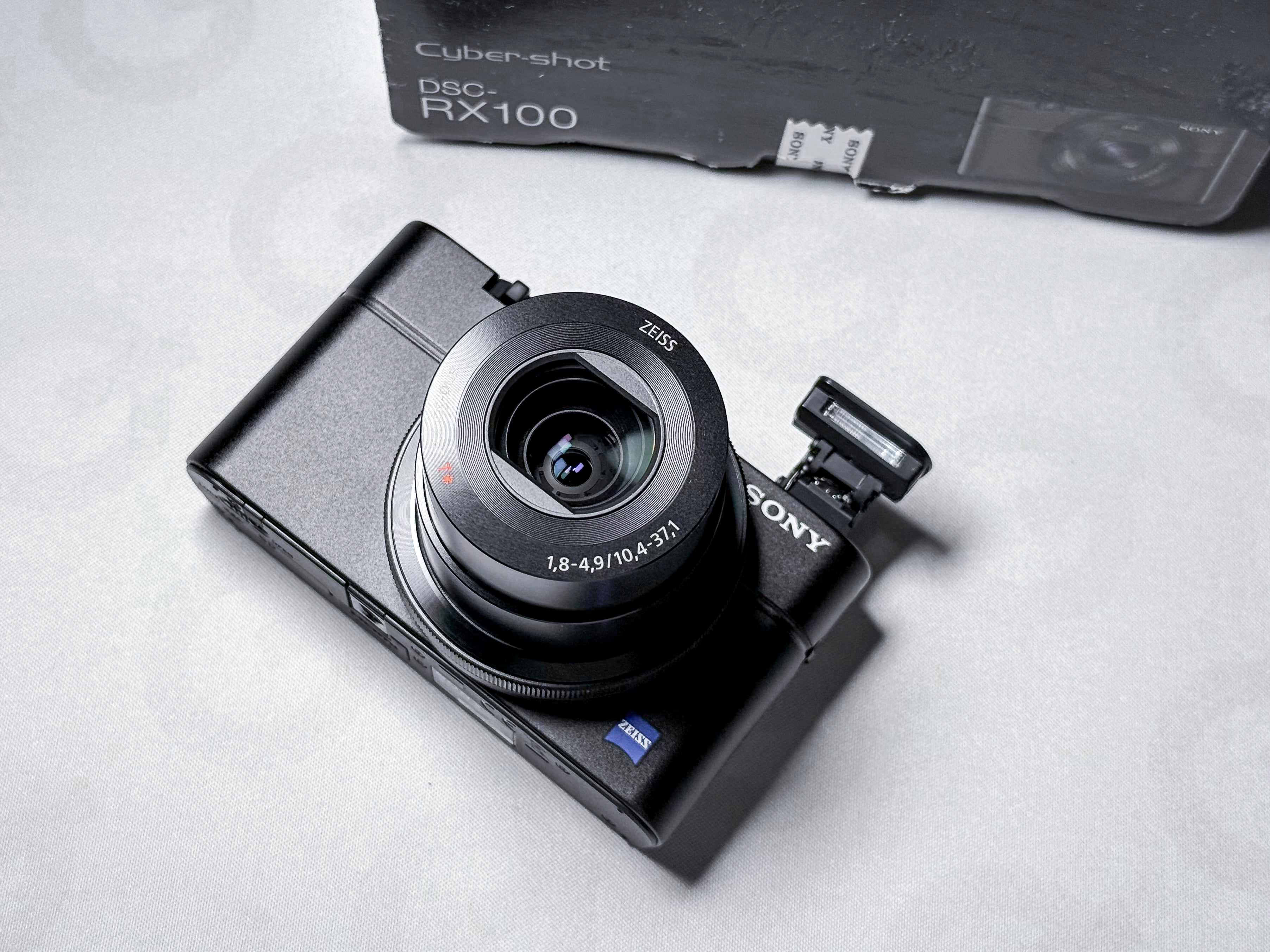 Sony RX100 Cyber-shot Digital Camera MINT - 1 Year Warranty RX 100 RX-100