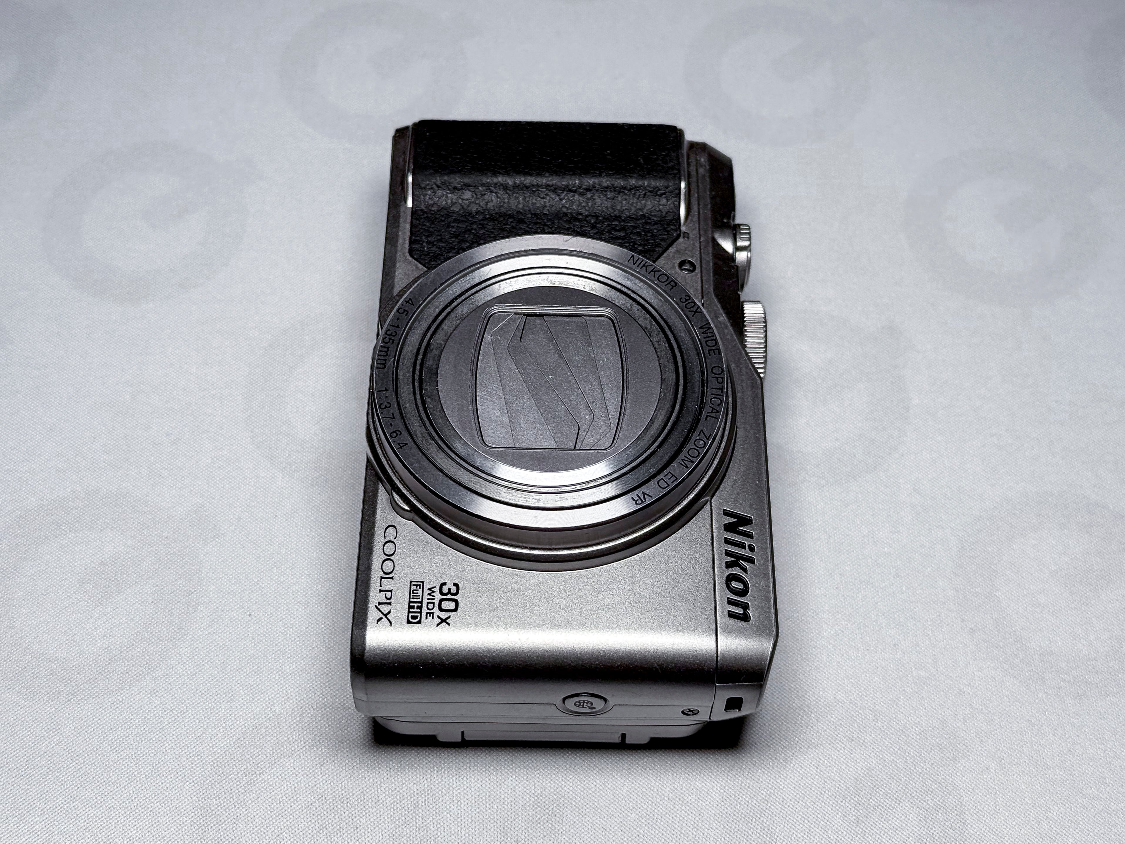 Nikon S9900 Coolpix 30x Zoom 16mpx - 1 Year Warranty, Perfectly Working