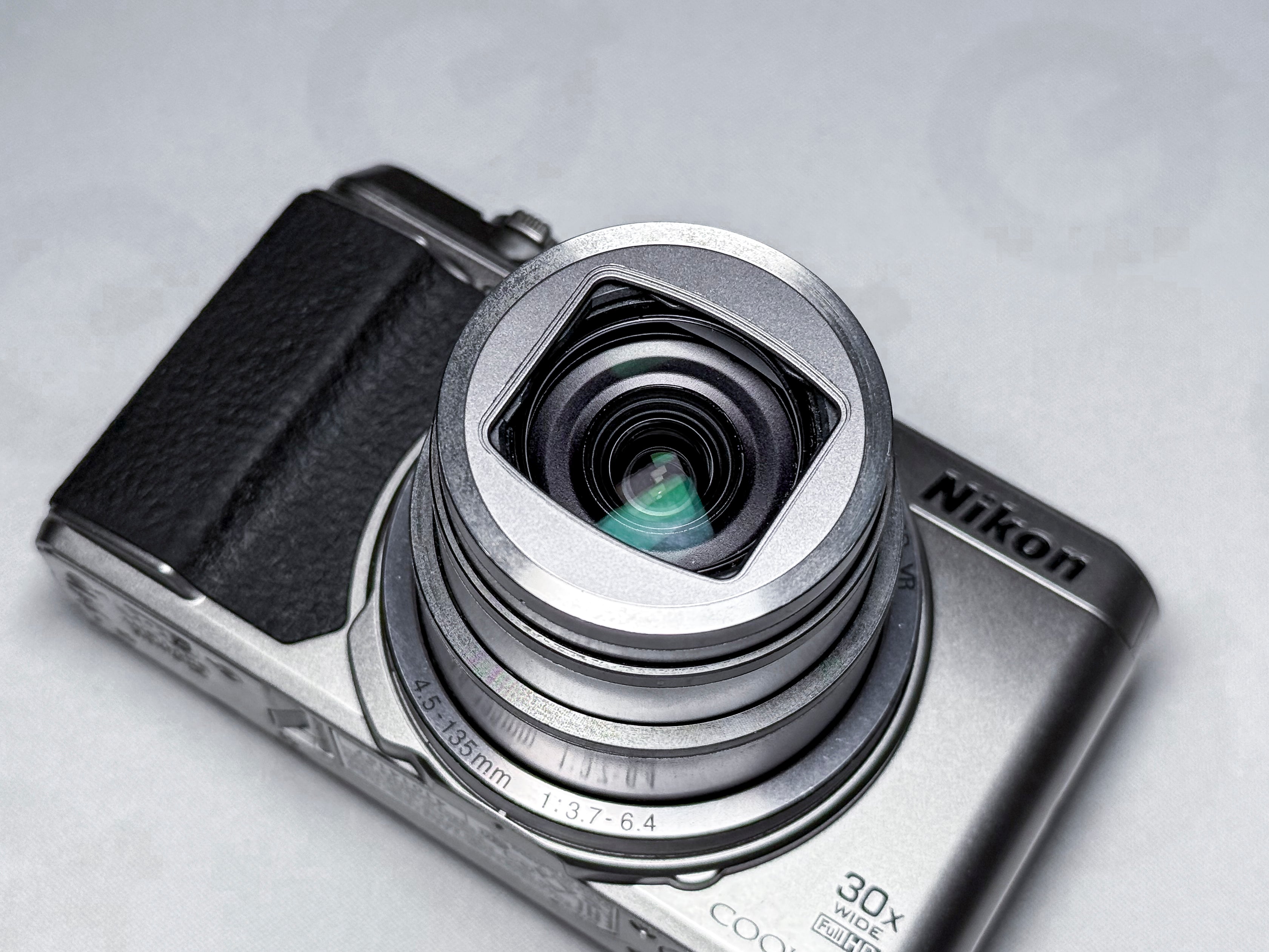 Nikon S9900 Coolpix 30x Zoom 16mpx - 1 Year Warranty, Perfectly Working