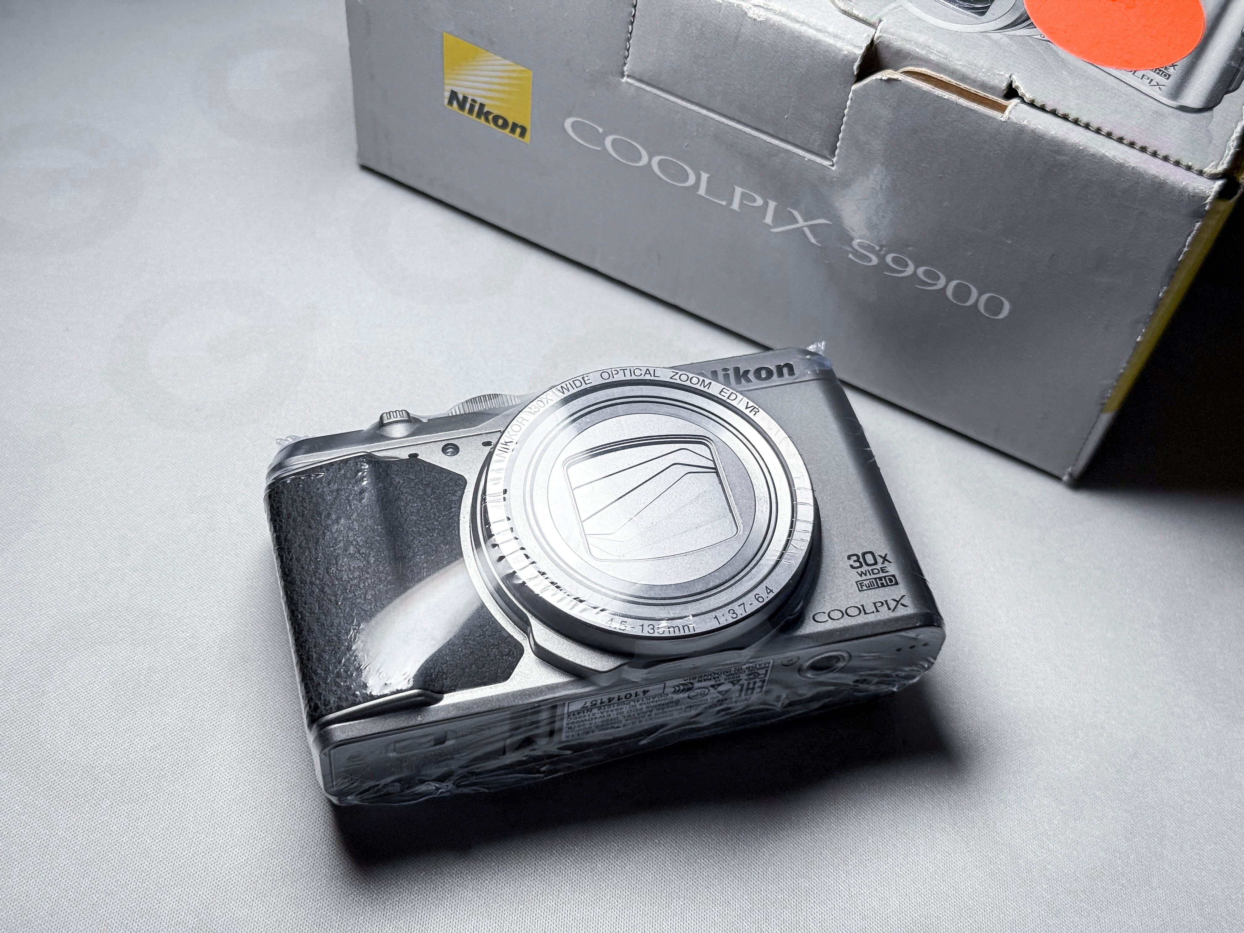 Nikon S9900 Coolpix 30x Zoom 16mpx - 1 Year Warranty, Perfectly Working