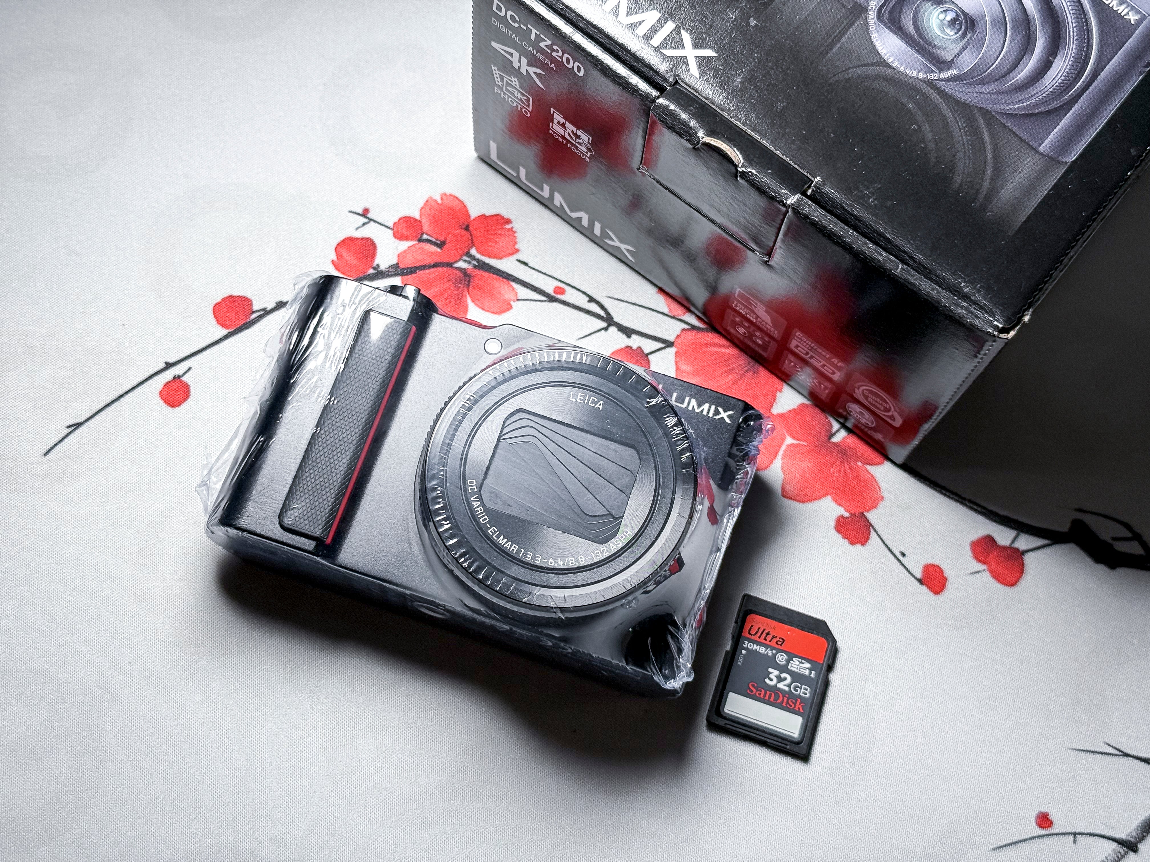 Panasonic Lumix TZ200 15x Leica Lens - 1 Year Warranty, Perfectly Working
