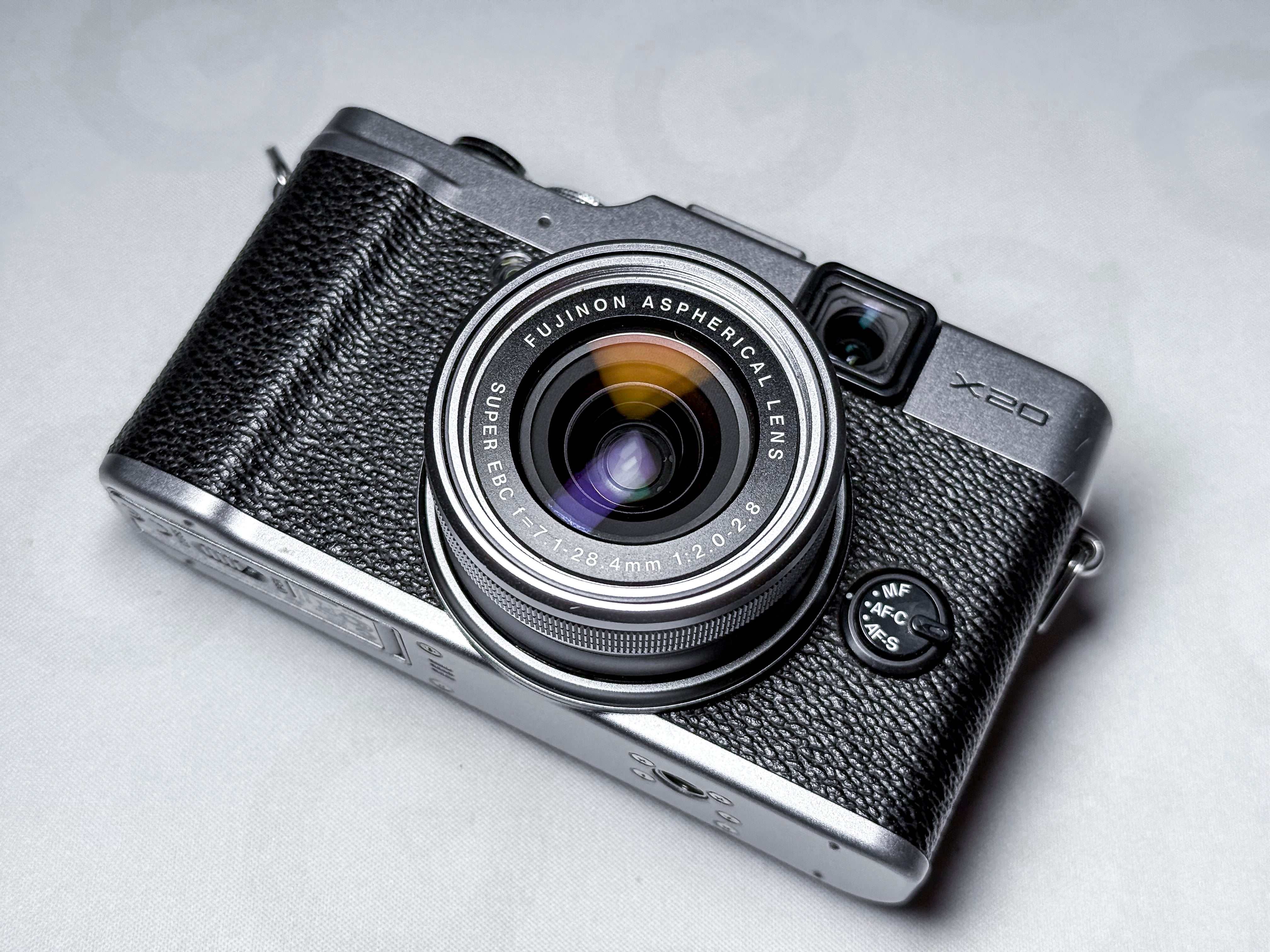 Fujifilm X20 Digital Camera with case- 1 Year Warranty, Excellent