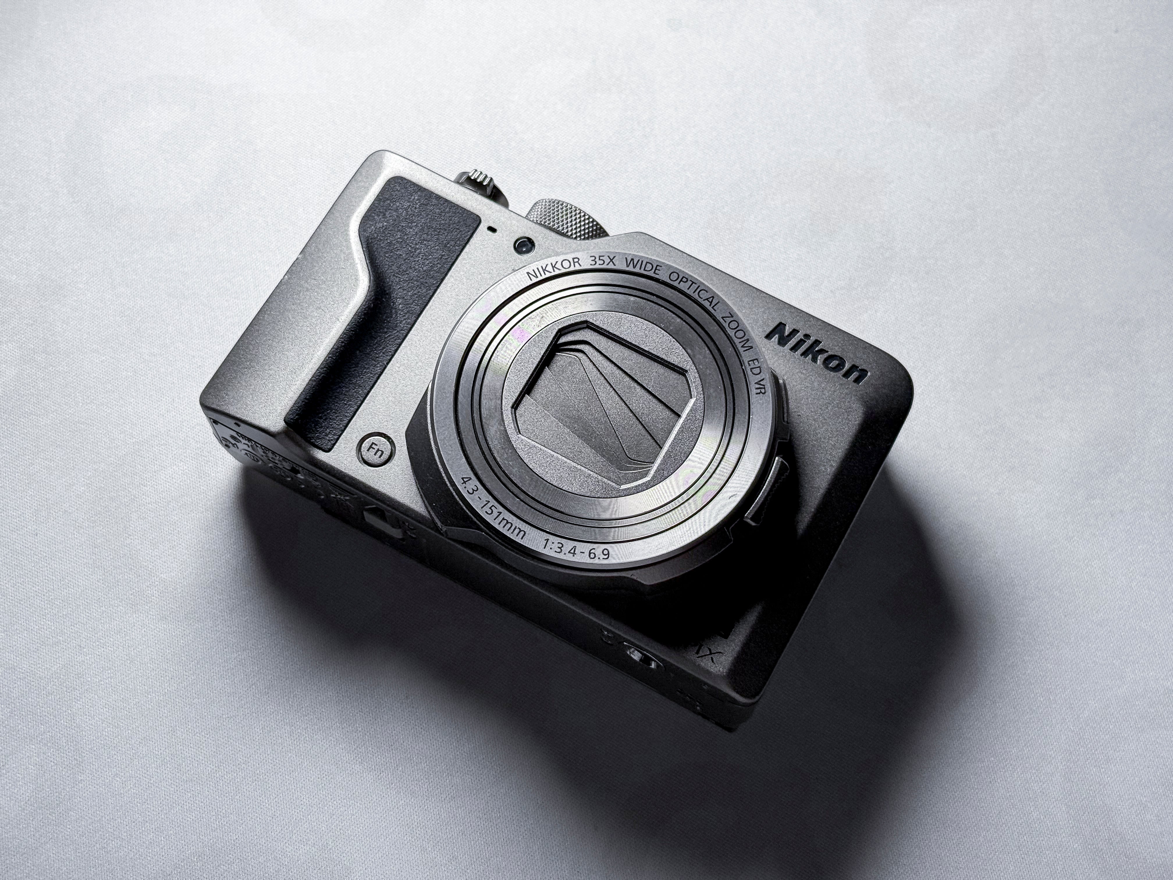 Nikon Coolpix A1000 35x Zoom Compact Camera - Warranty, Excellent