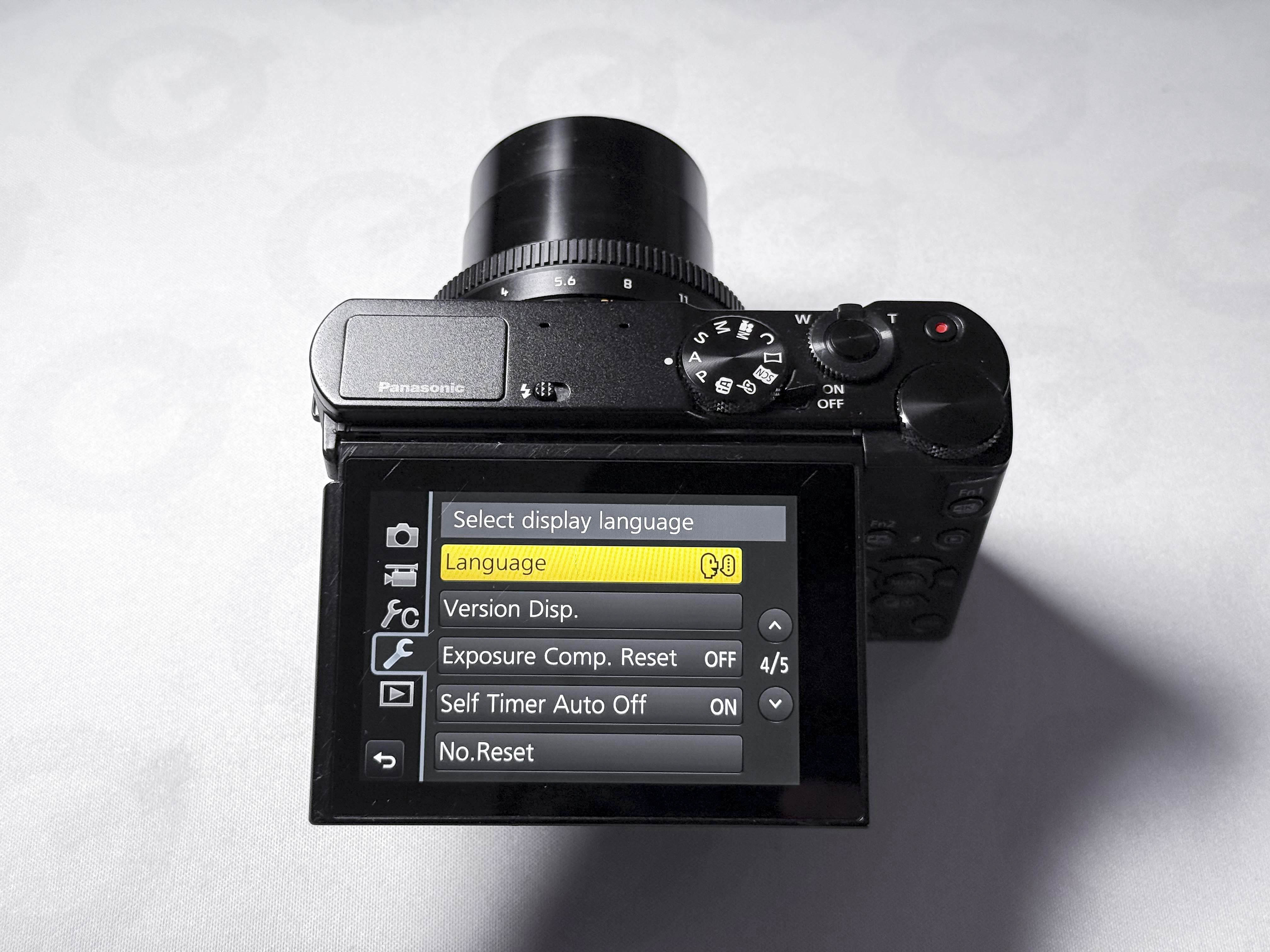 Panasonic Lumix LX15 - LX10 with Leica Summilux - Warranty, spots on the sensor