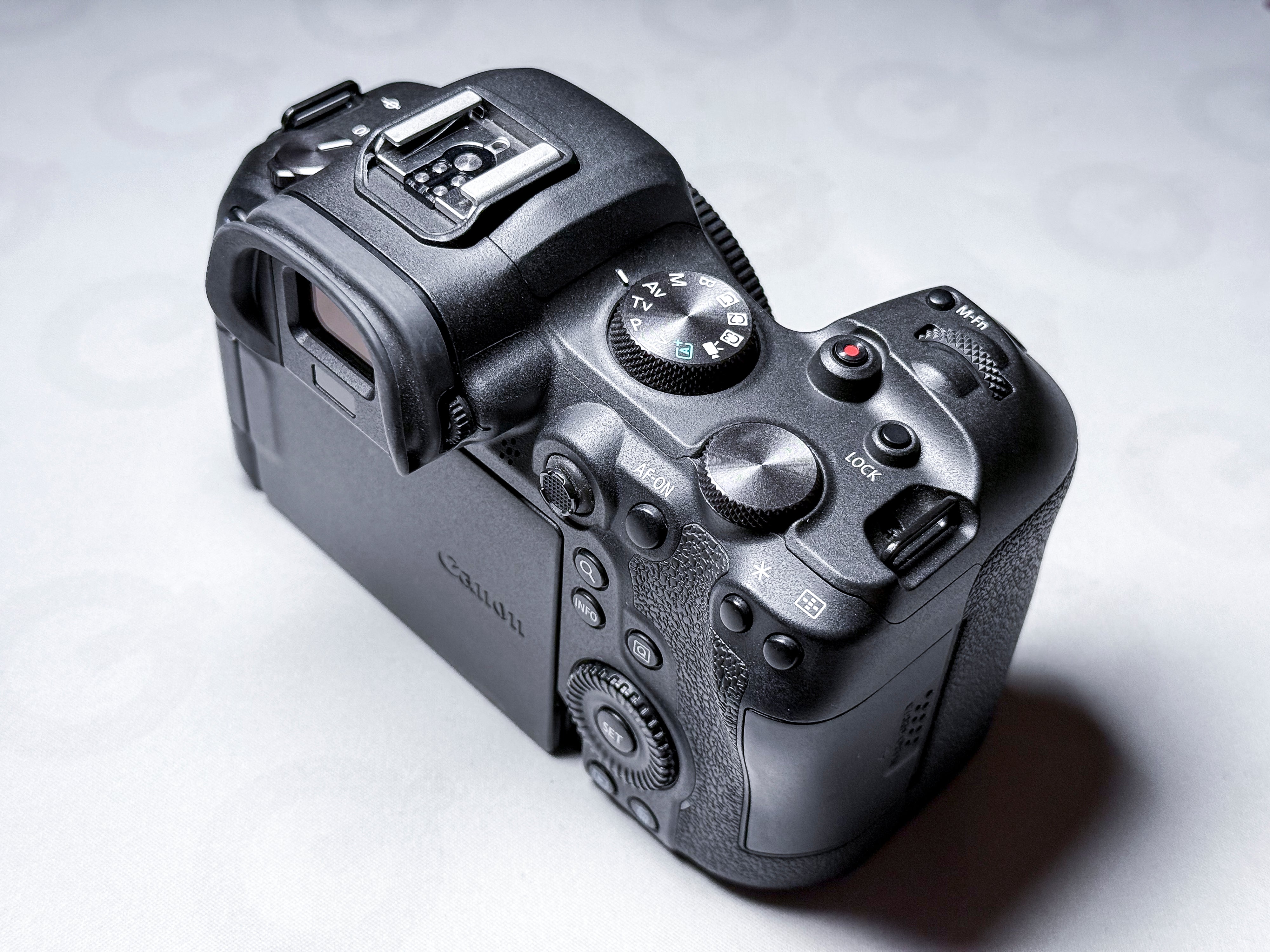 Canon EOS R6 Mirrorless Full Frame RF 20.1 Mpx - Working with sensor issue