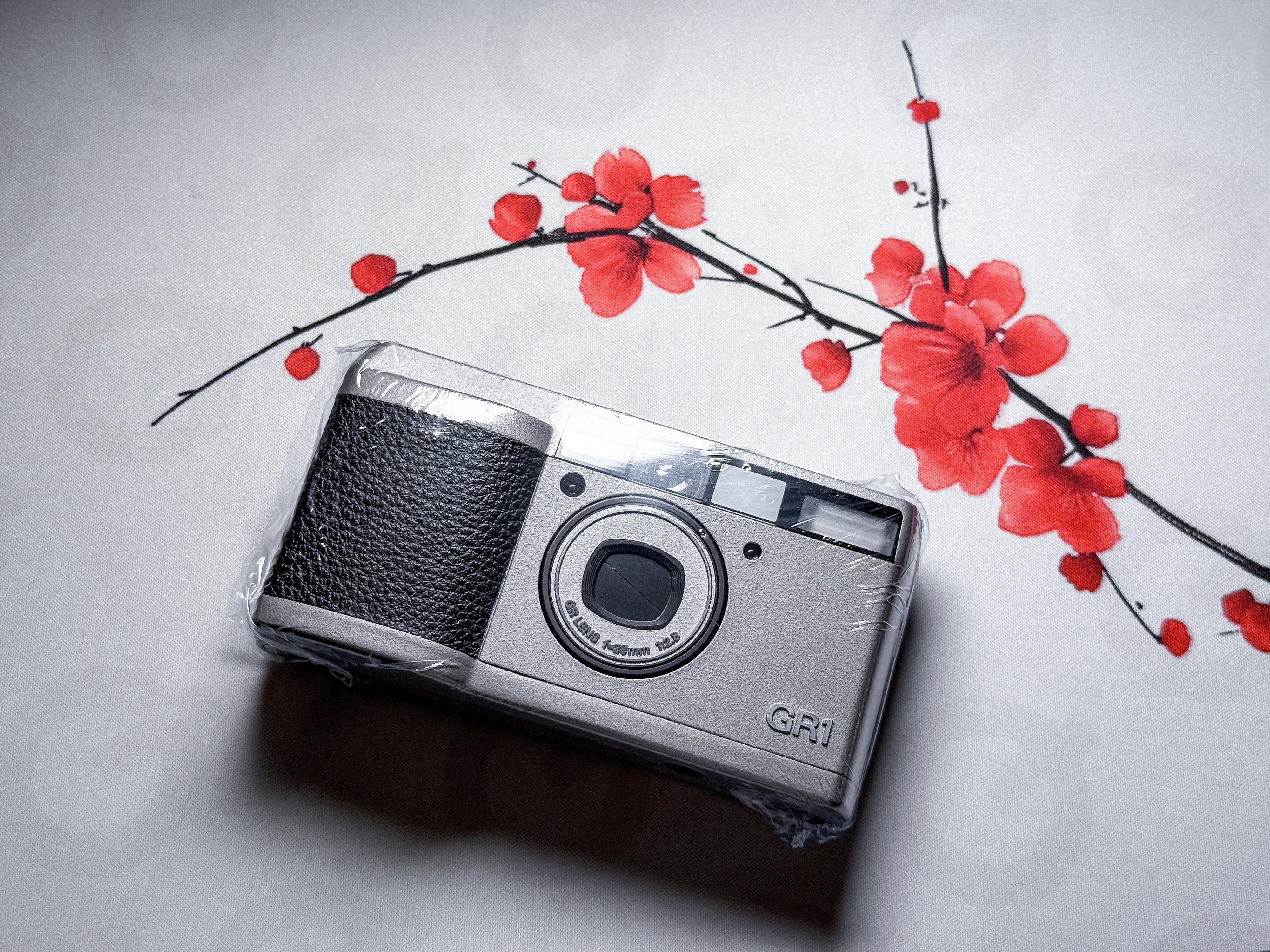 Ricoh GR1 35mm Compact Film Camera - Perfectly working with LCD Issue GR 1 GR I